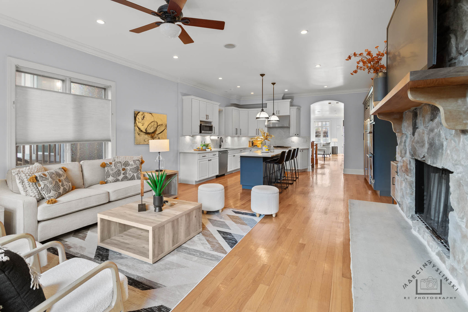 Chicago, Illinois, 60657, United States, 5 Bedrooms Bedrooms, ,4 BathroomsBathrooms,Residential,For Sale,1974505