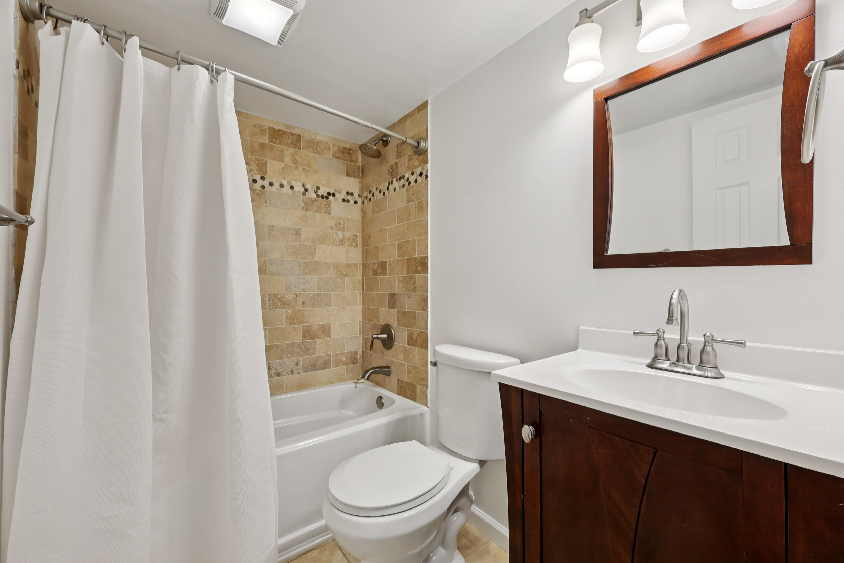  Beautifully Renovated Brick Ranch in a Prime Smyrna Location - 物件實景