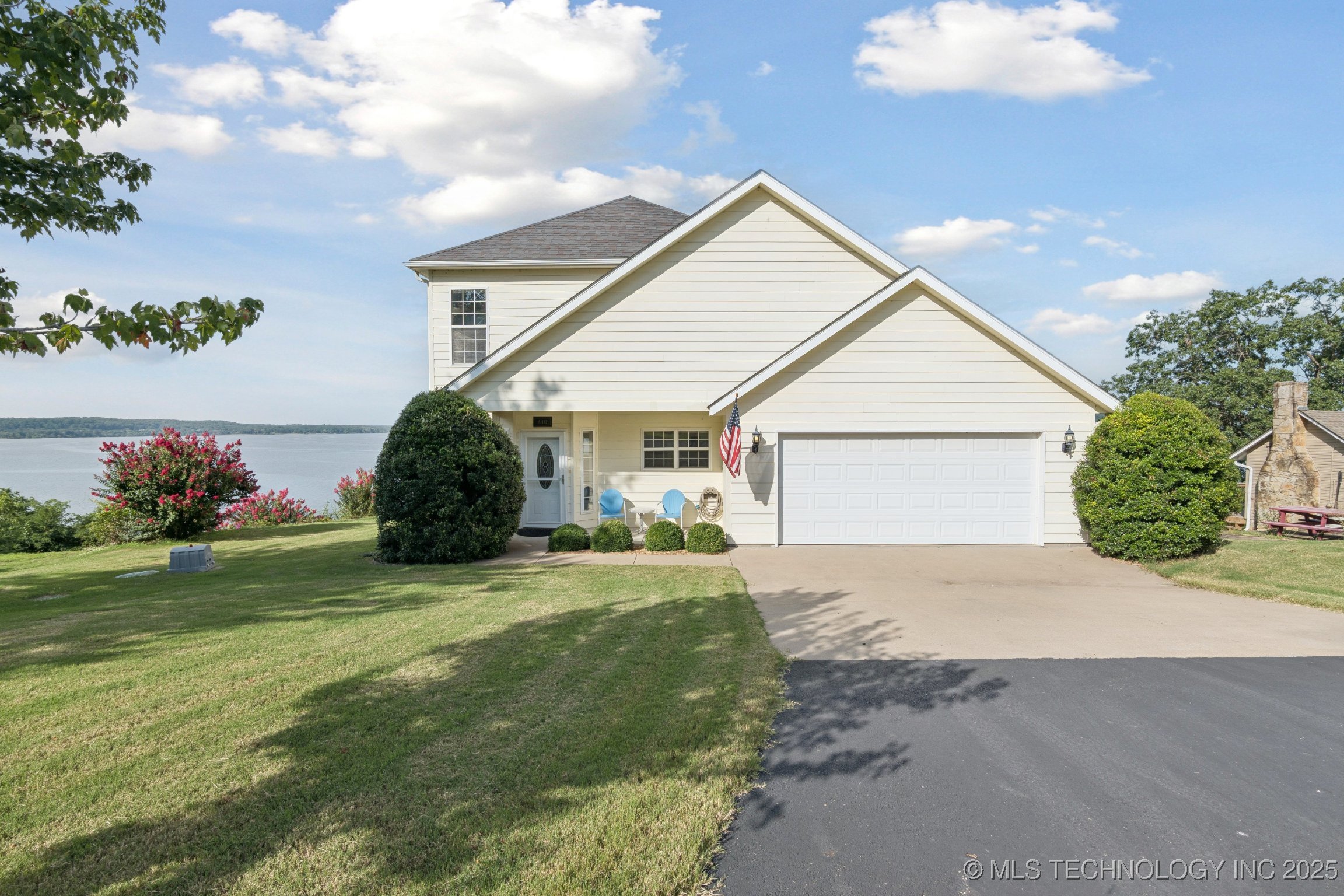 Grove, Oklahoma, 74344, United States, 3 Bedrooms Bedrooms, ,3 BathroomsBathrooms,Residential,For Sale,1900889