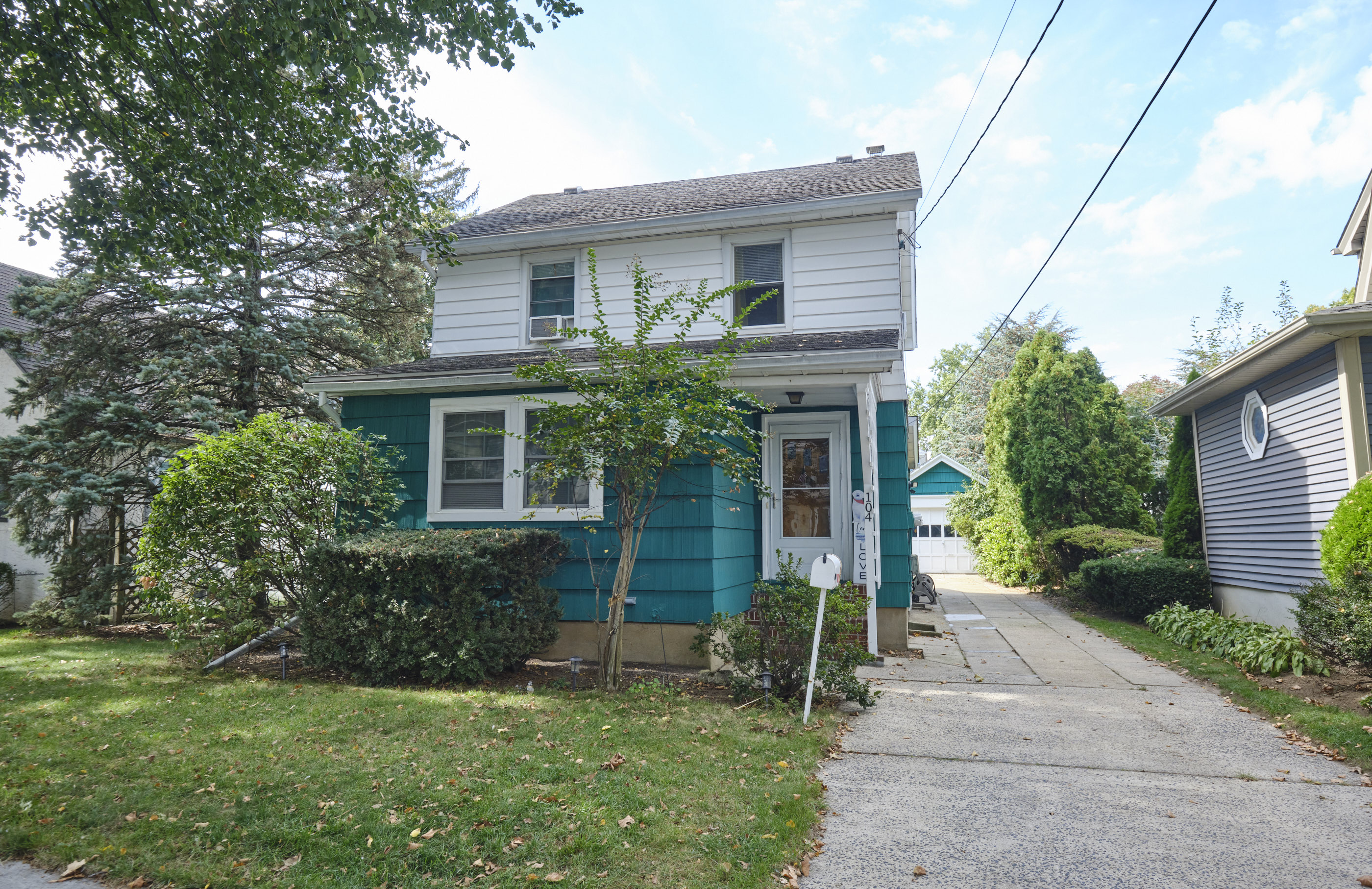 Floral Park, New York, 11001, United States, 3 Bedrooms Bedrooms, ,2 BathroomsBathrooms,Residential,For Sale,1974031