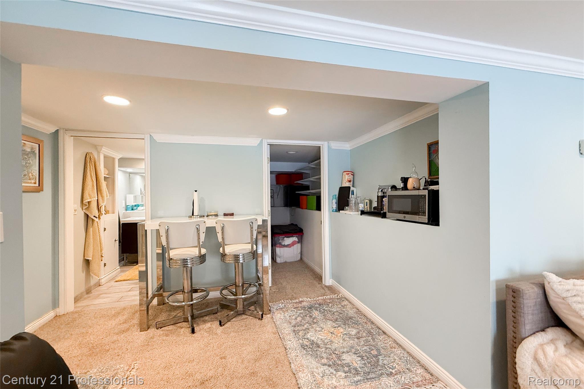 LakeOrion, Michigan, 48362, United States, 2 Bedrooms Bedrooms, ,2 BathroomsBathrooms,Residential,For Sale,2005398