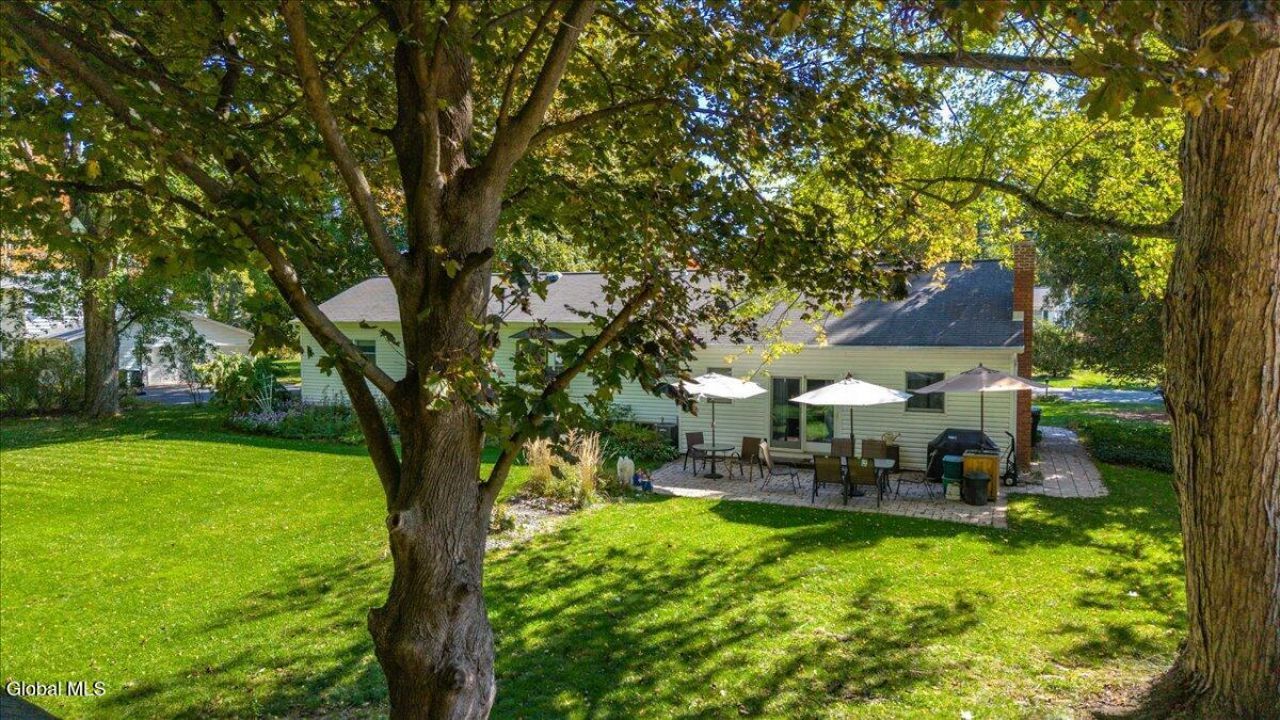 Clifton Park, New York, 12065, United States, 4 Bedrooms Bedrooms, ,3 BathroomsBathrooms,Residential,For Sale,1968691