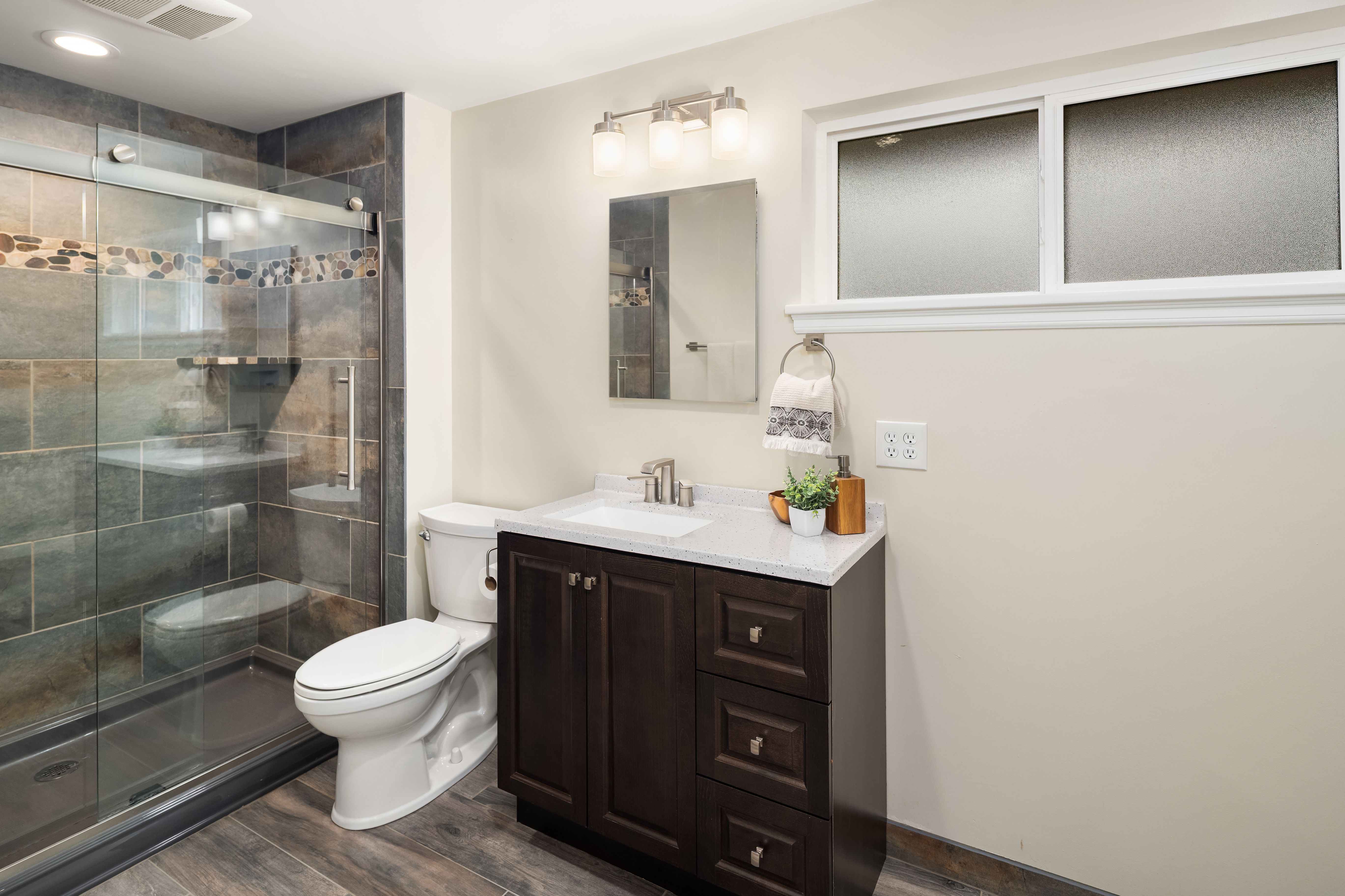  570 Southeast Andrews Street, Issaquah, WA 98027 - 物件實景