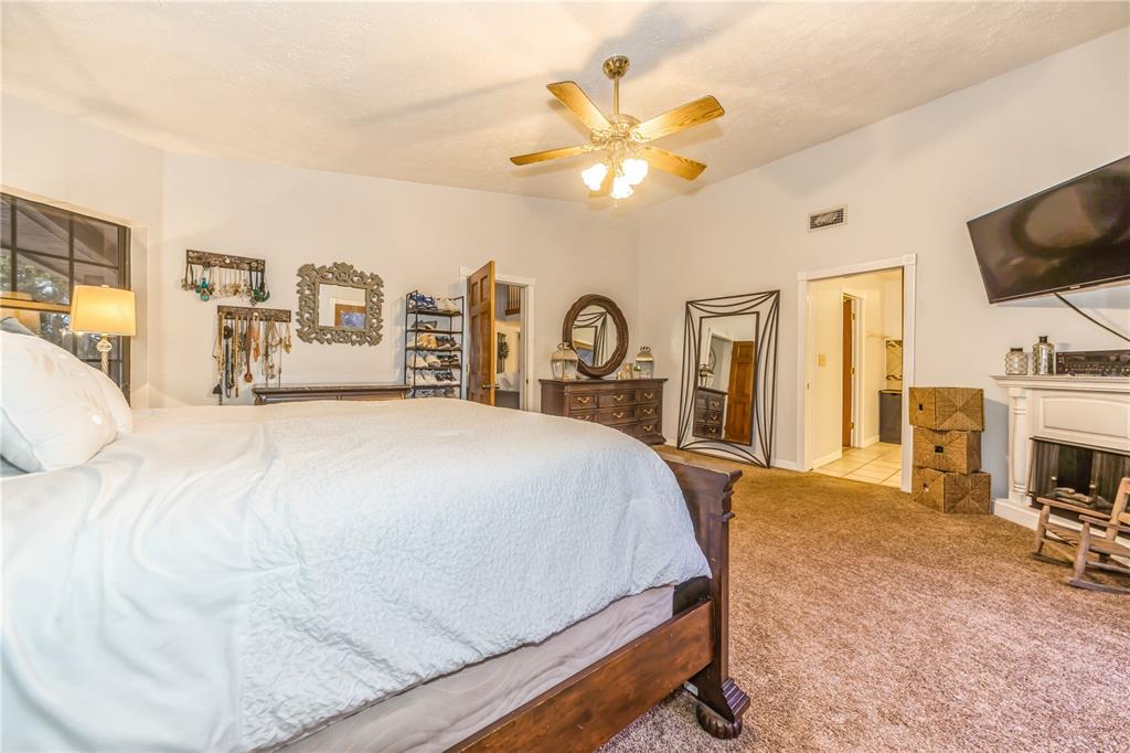 Dover, Florida, 33527, United States, 5 Bedrooms Bedrooms, ,3 BathroomsBathrooms,Residential,For Sale,1948421