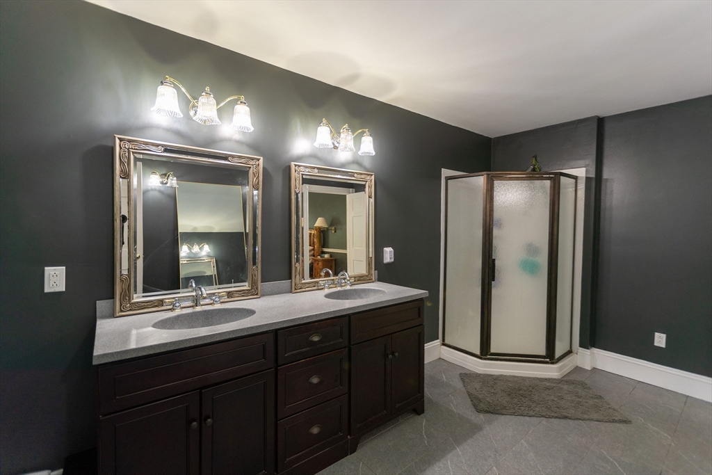 Hardwick, Massachusetts, 01037, United States, 5 Bedrooms Bedrooms, ,5 BathroomsBathrooms,Residential,For Sale,1904254