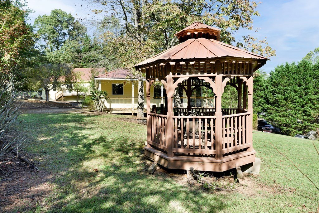 Hiawassee, Georgia, 30546, United States, 2 Bedrooms Bedrooms, ,3 BathroomsBathrooms,Residential,For Sale,1979579