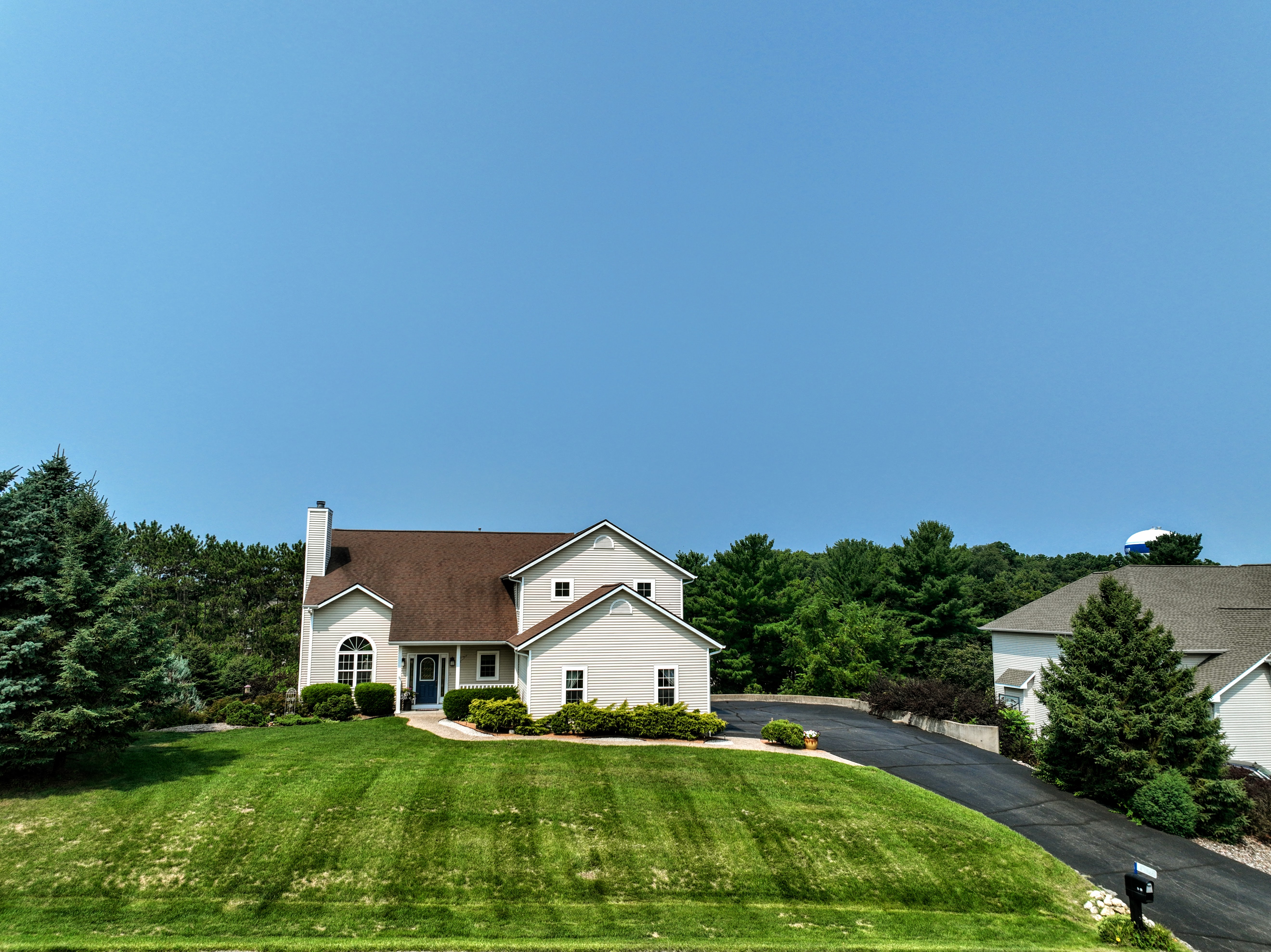 Koshkonong, Wisconsin, 53538, United States, 4 Bedrooms Bedrooms, ,4 BathroomsBathrooms,Residential,For Sale,1982148