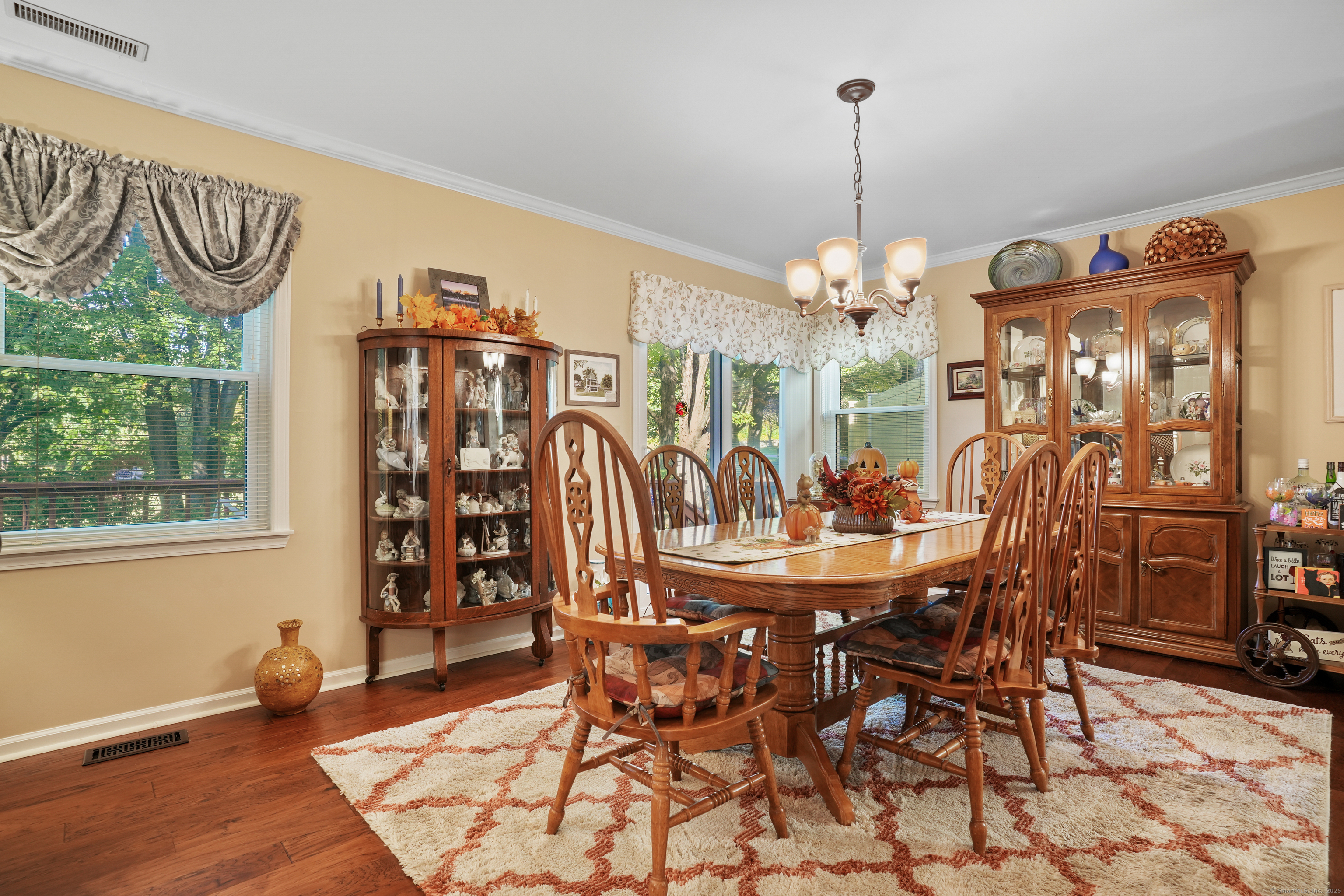 New Milford, Connecticut, 06776, United States, 2 Bedrooms Bedrooms, ,3 BathroomsBathrooms,Residential,For Sale,1970230