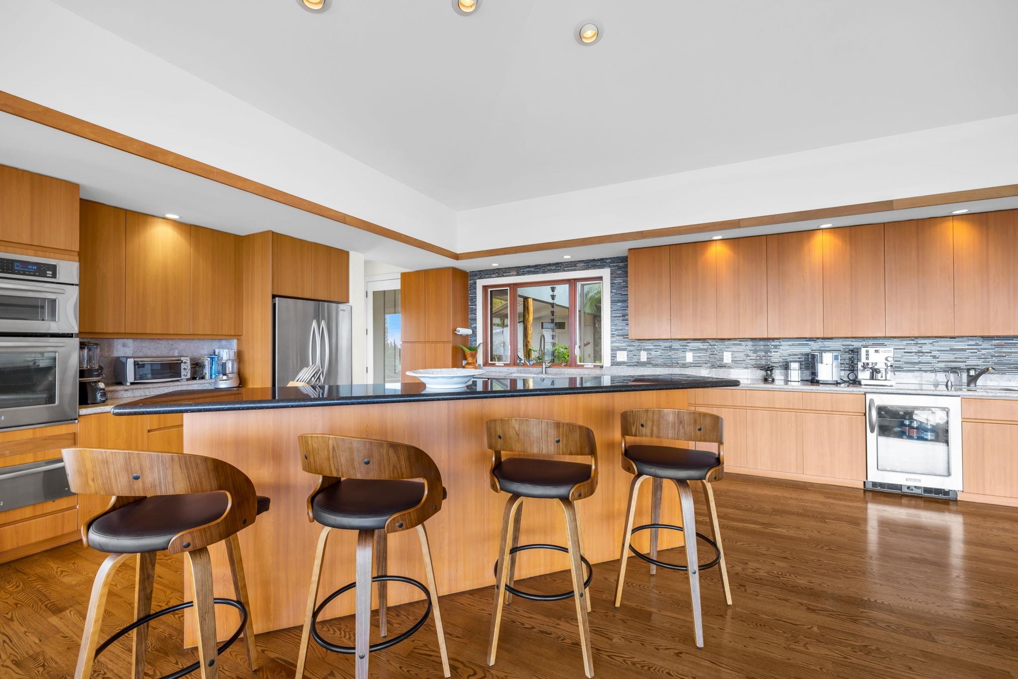 Wailuku, Hawaii, 96793, United States, 4 Bedrooms Bedrooms, ,6 BathroomsBathrooms,Residential,For Sale,1998194