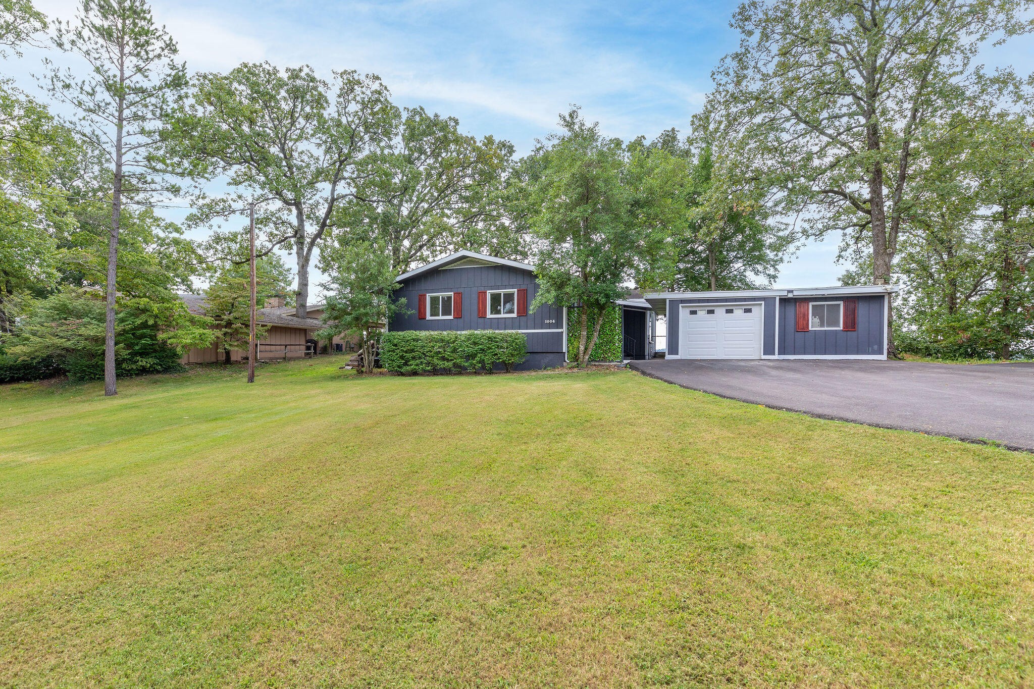 Branson, Missouri, 65616, United States, 3 Bedrooms Bedrooms, ,2 BathroomsBathrooms,Residential,For Sale,1976730