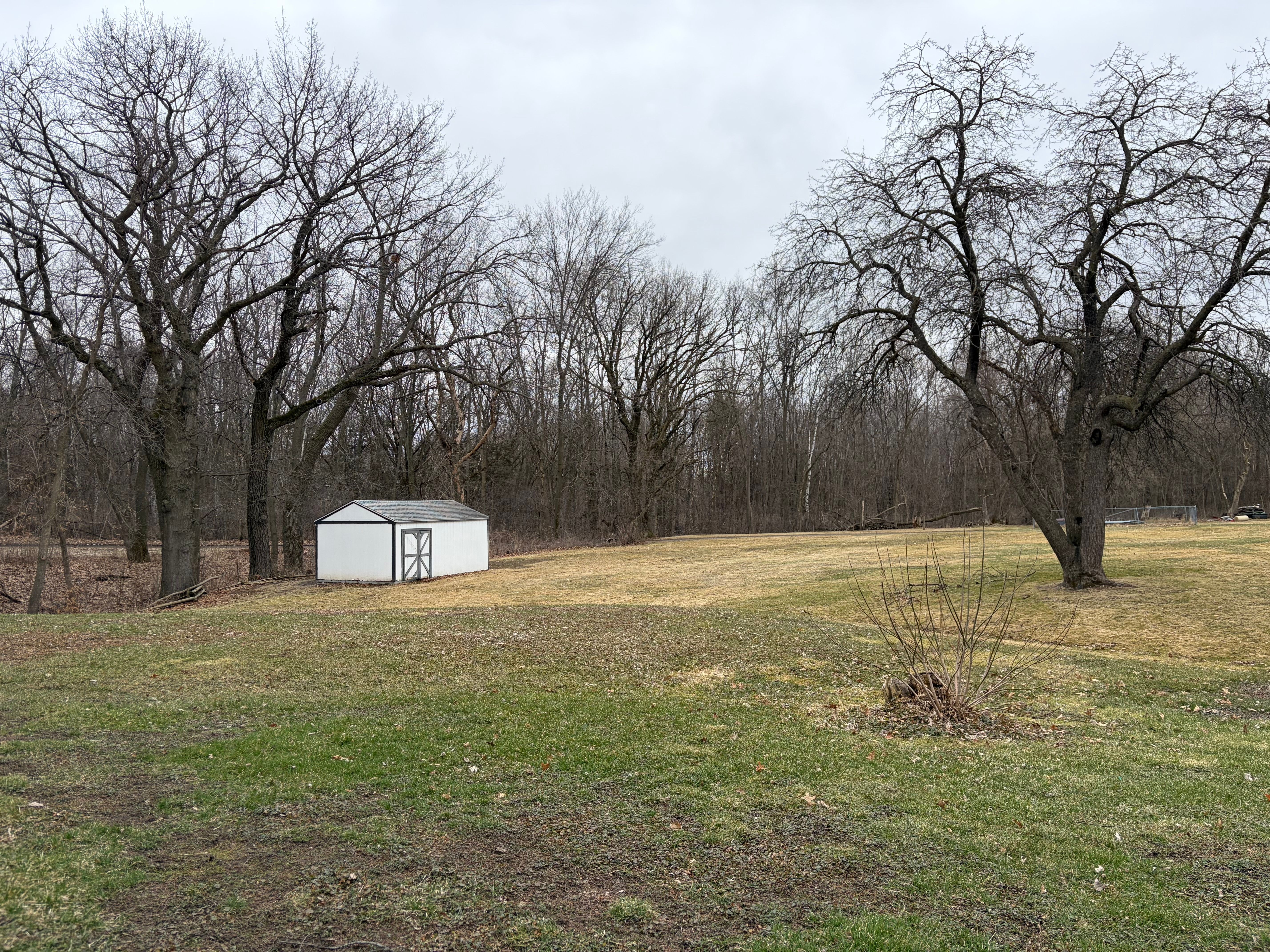  Serene Lake Home with Expansive Acreage - 物件實景