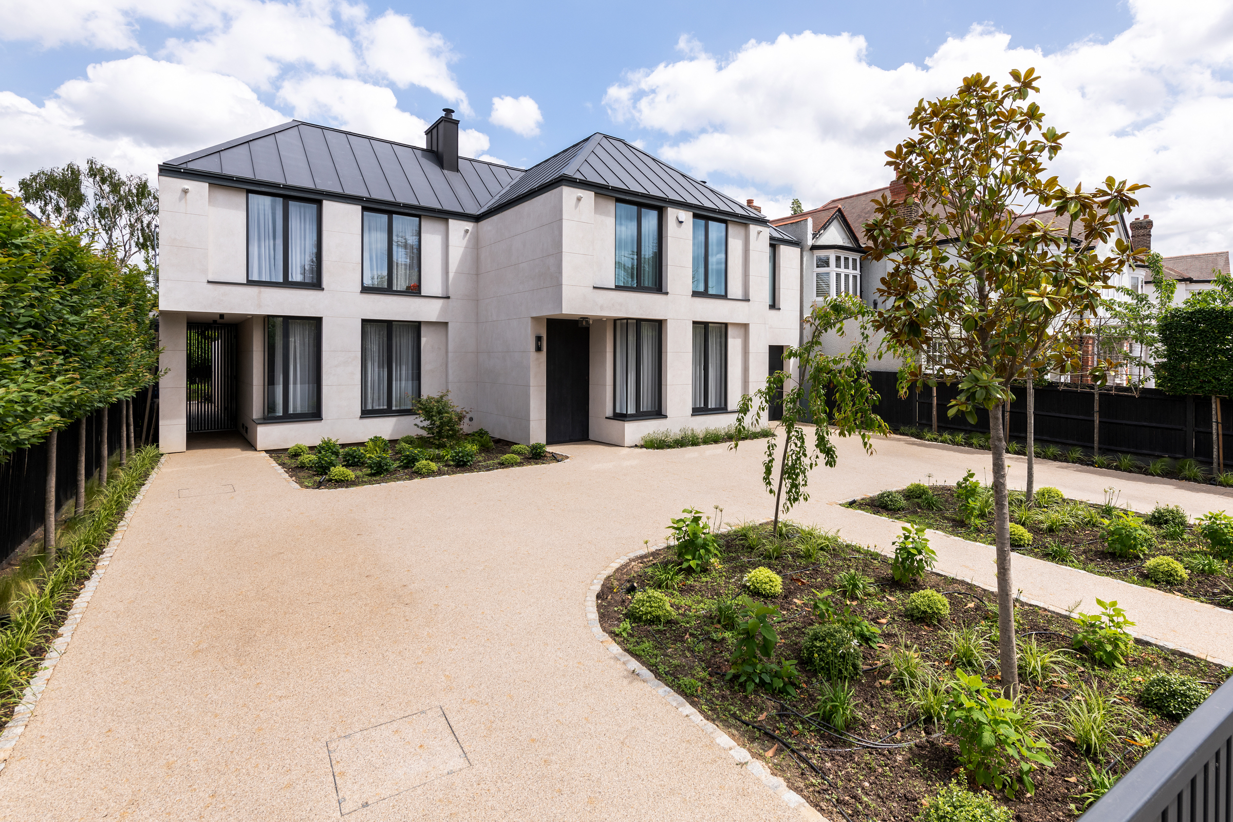  A seven-bedroom contemporary house built around a century-old olive tree - 物件實景