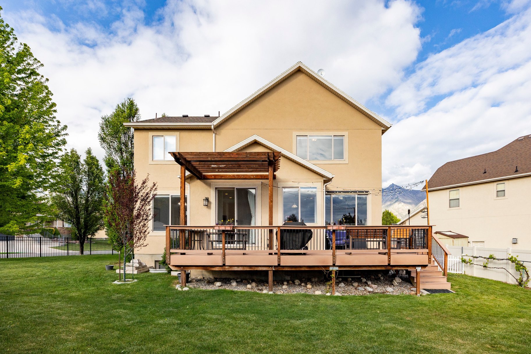  Family Home on Quiet Highland Cul-de-Sac with Incredible Views - 物件實景