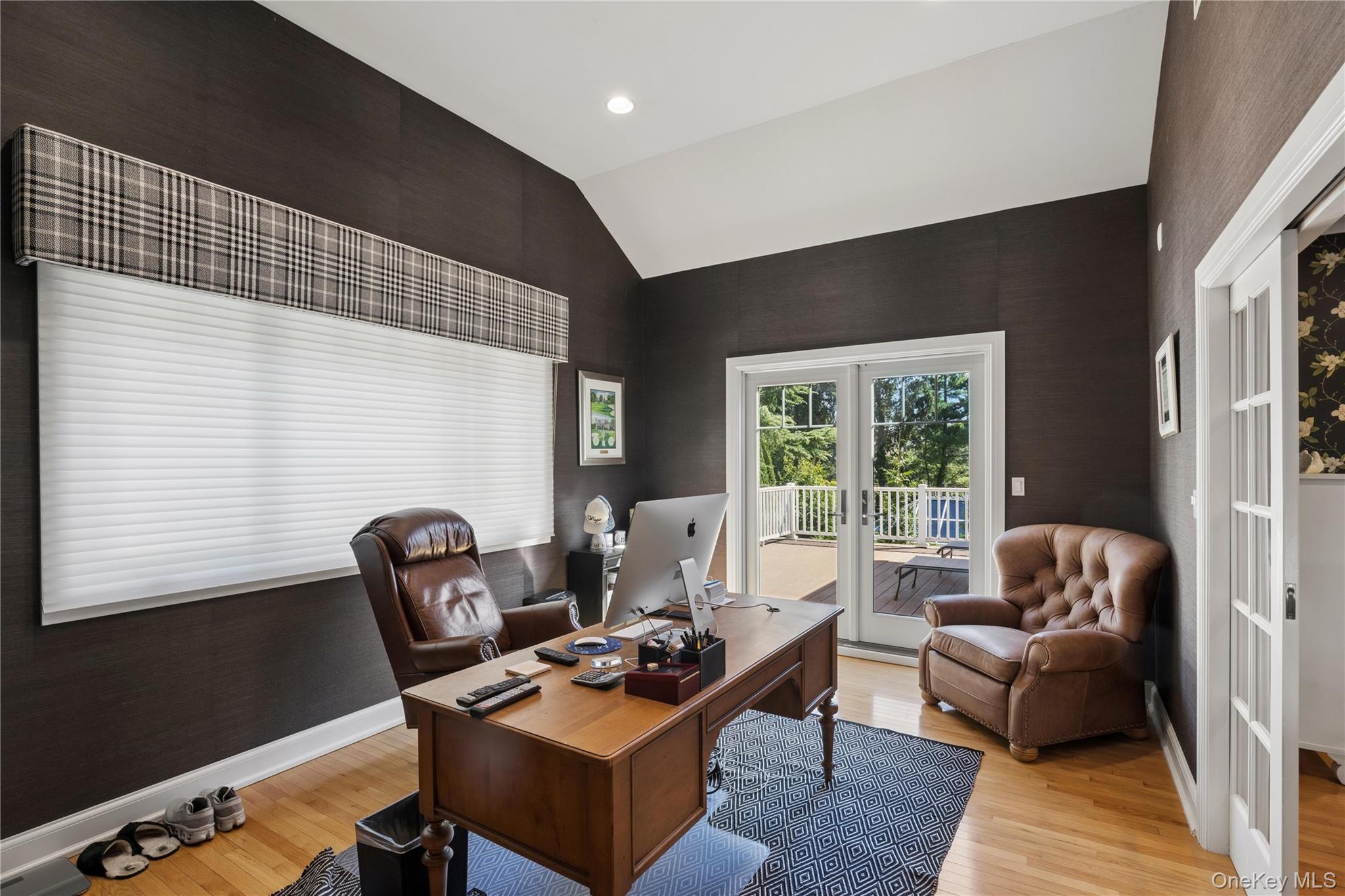  14 Esmond Avenue, Melville, NY, 11747 - 物件實景