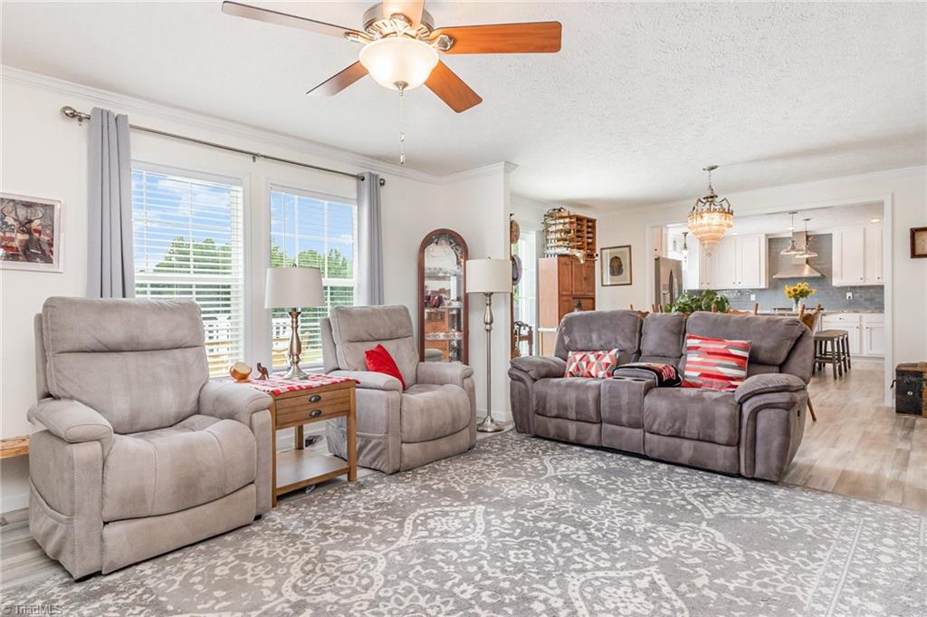 Burlington, North Carolina, 27217, United States, 3 Bedrooms Bedrooms, ,3 BathroomsBathrooms,Residential,For Sale,1908926