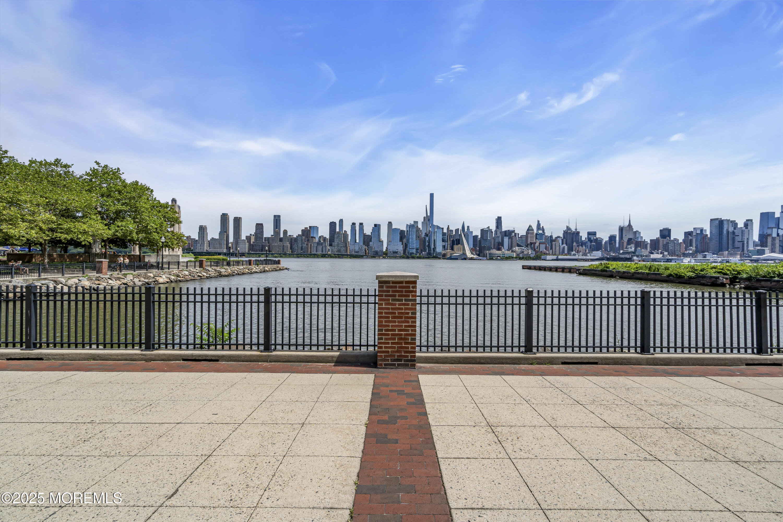 West New York, New Jersey, 07093, United States, 2 Bedrooms Bedrooms, ,2 BathroomsBathrooms,Residential,For Sale,1928927
