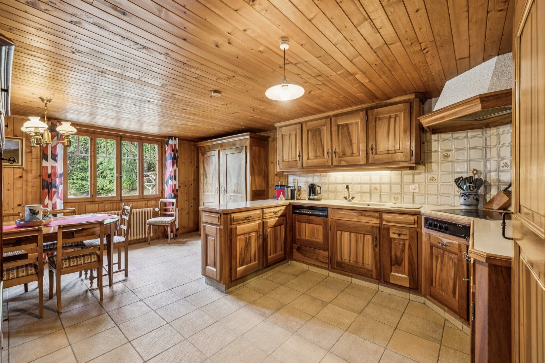  Spacious chalet with 4 apartments, spectacular views, and a large garden - 物件實景