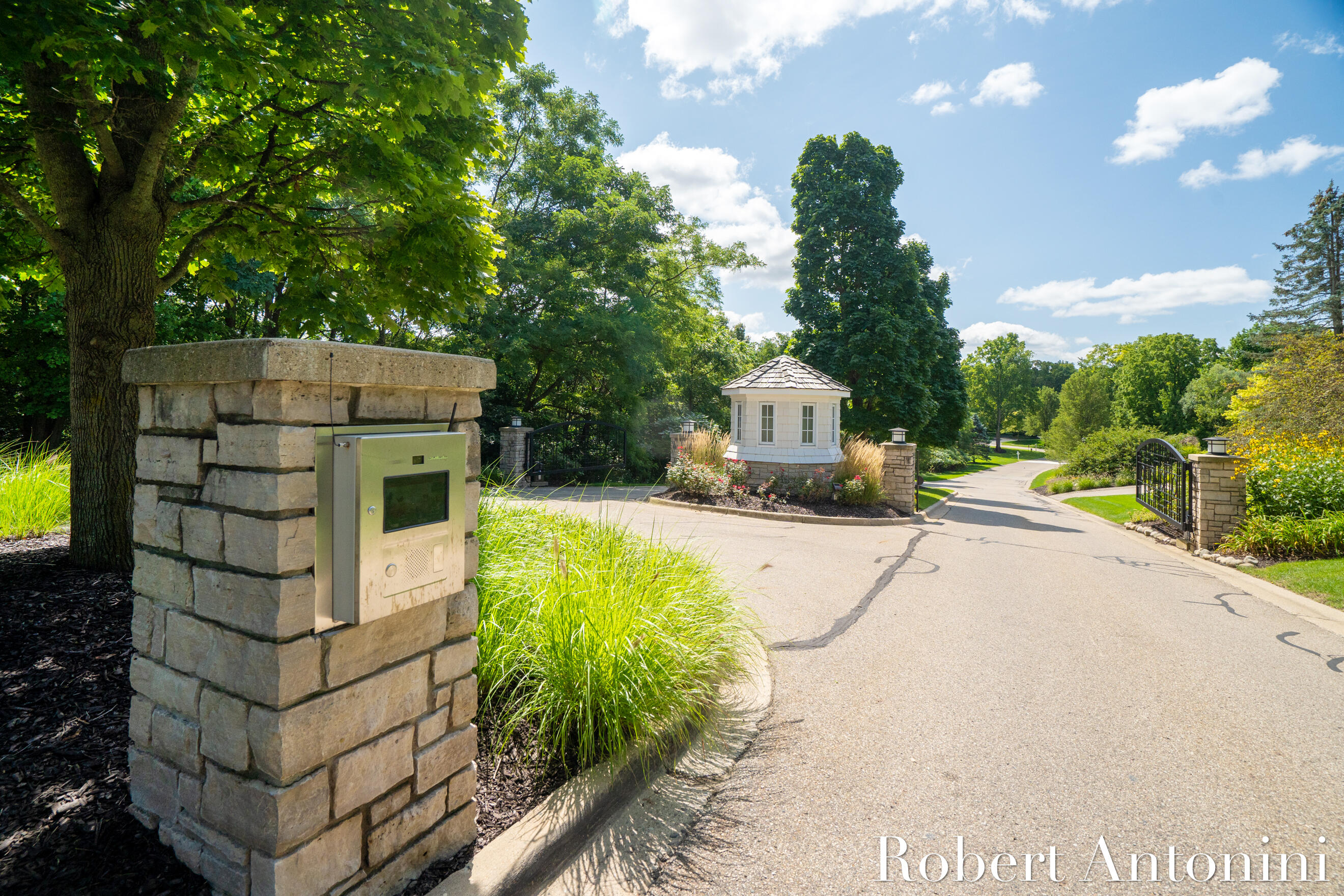 Grand Rapids, Michigan, 49525, United States, 5 Bedrooms Bedrooms, ,4 BathroomsBathrooms,Residential,For Sale,1837852