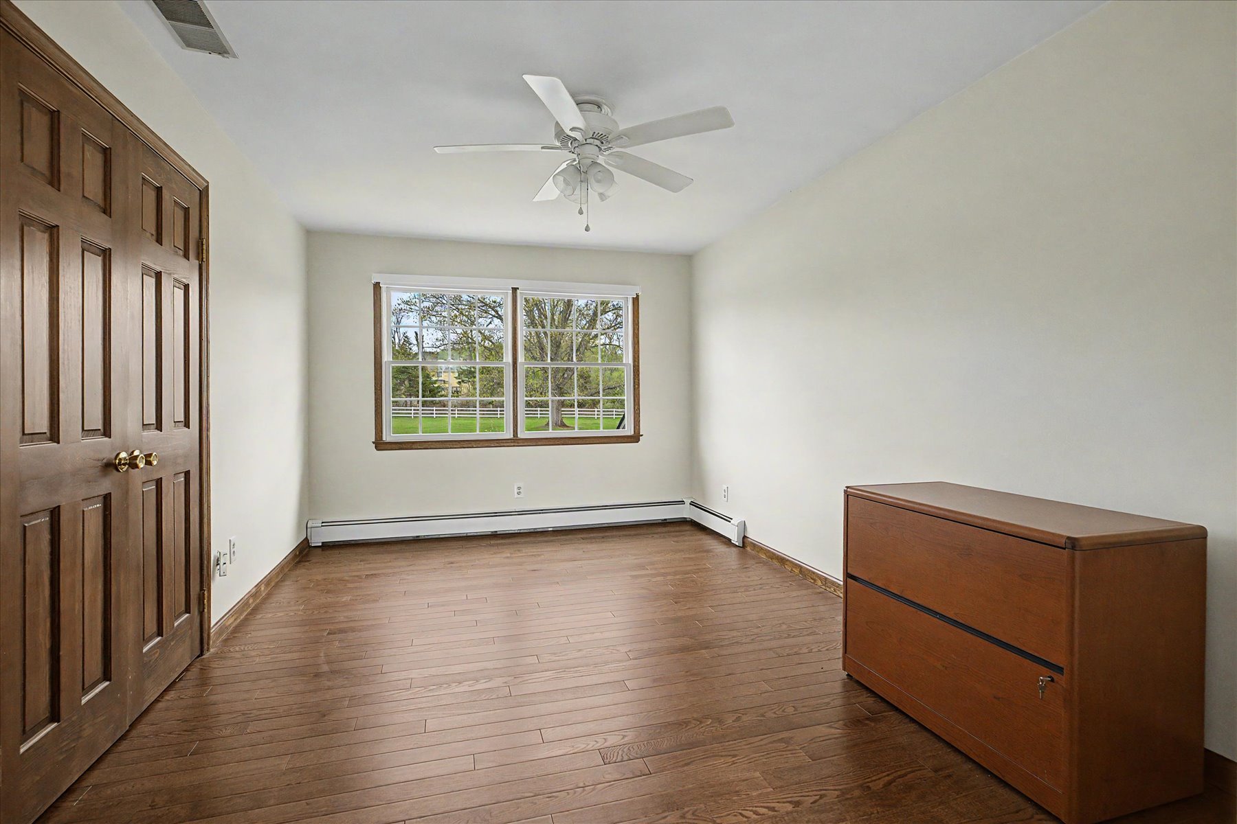  Well Maintained Colonial Home with Exceptional Equestrian Property - 物件實景