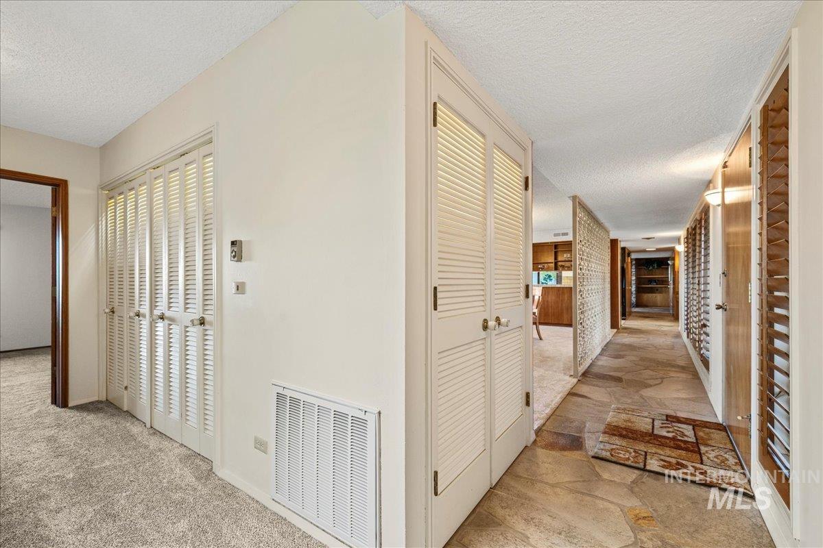 Caldwell, Idaho, 83605, United States, 2 Bedrooms Bedrooms, ,3 BathroomsBathrooms,Residential,For Sale,1979980