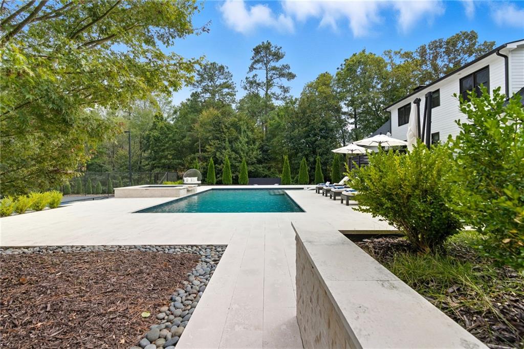 Alpharetta, Georgia, 30005, United States, 4 Bedrooms Bedrooms, ,6 BathroomsBathrooms,Residential,For Sale,1983404