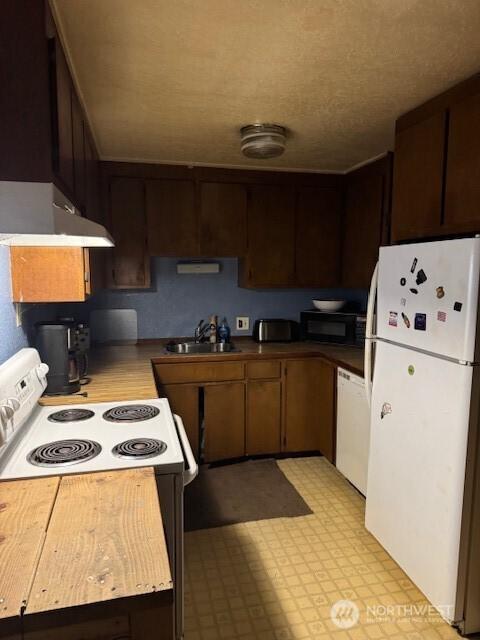 MOUNTLAKE TERRACE, Washington, 98043, United States, 4 Bedrooms Bedrooms, ,2 BathroomsBathrooms,Residential,For Sale,1940949