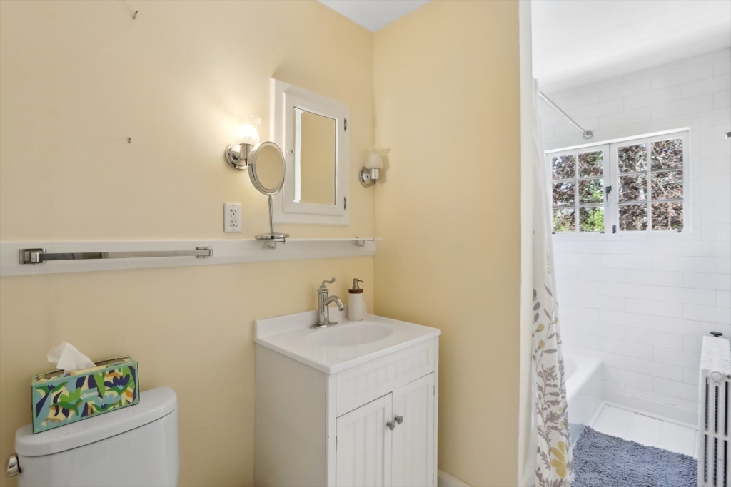 Gloucester, Massachusetts, 01930, United States, 5 Bedrooms Bedrooms, ,5 BathroomsBathrooms,Residential,For Sale,1837944