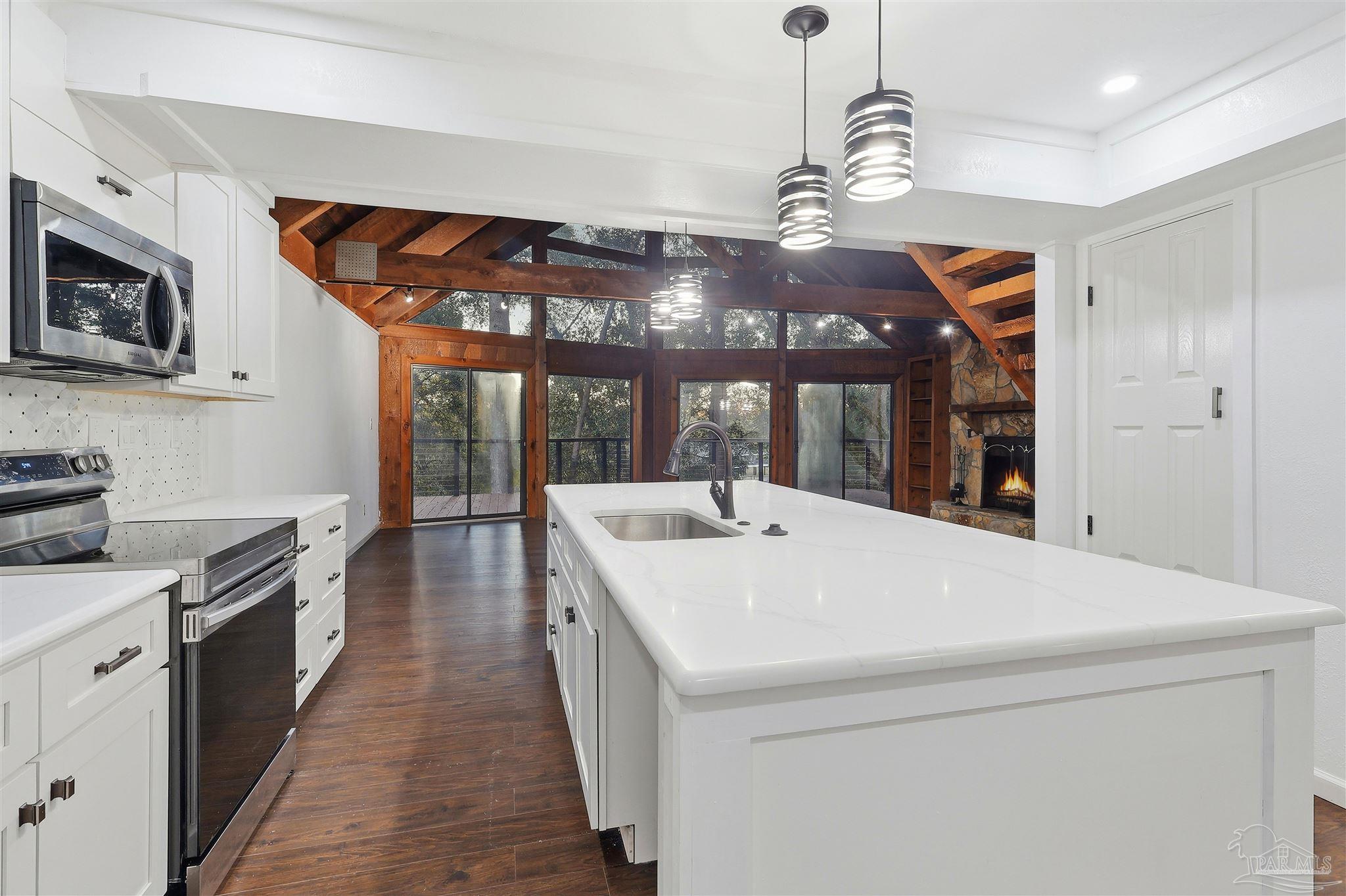 Milton, Florida, 32583, United States, 3 Bedrooms Bedrooms, ,4 BathroomsBathrooms,Residential,For Sale,1991354