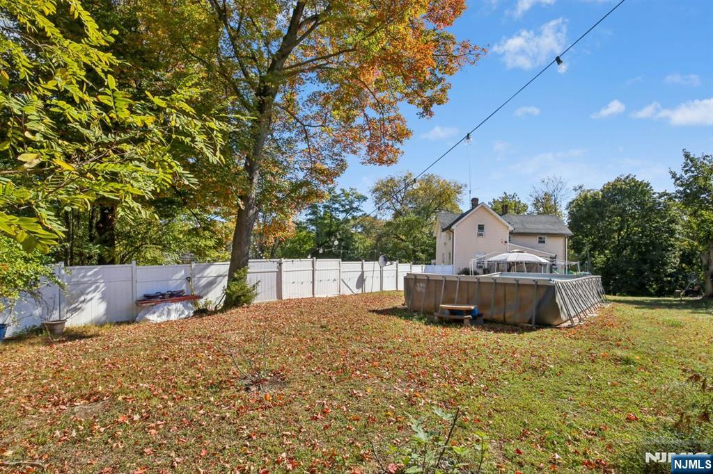 Ridgewood, New Jersey, 07450, United States, 3 Bedrooms Bedrooms, ,2 BathroomsBathrooms,Residential,For Sale,1988211