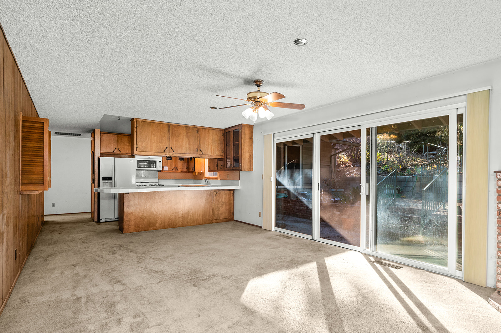 Big Bear City, California, 92314, United States, 4 Bedrooms Bedrooms, ,3 BathroomsBathrooms,Residential,For Sale,2000367