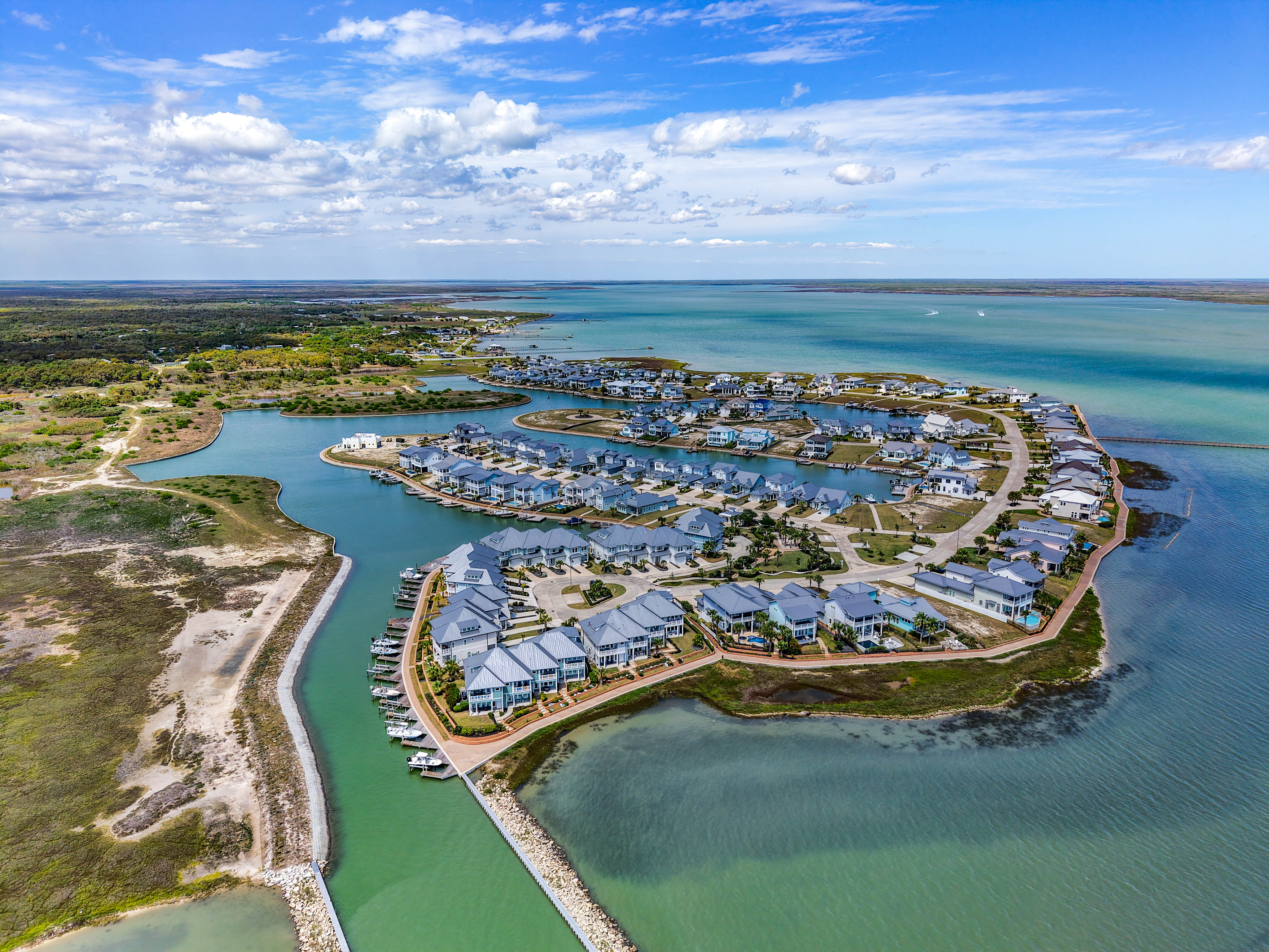  Relaxing 4BR Waterfront Condo - 物件實景