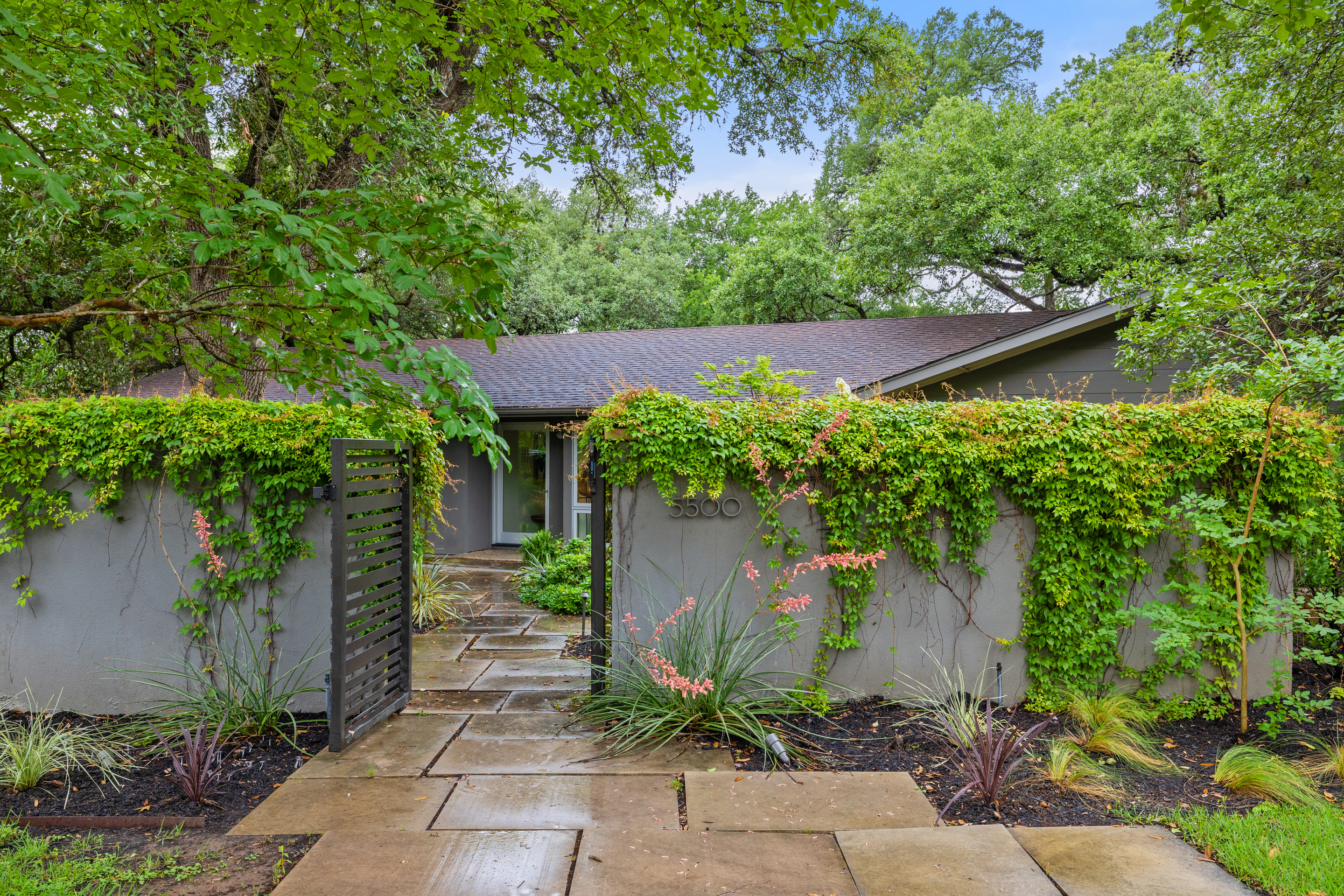  Sprawling Shoal Creek Retreat with Rare Privacy in Central Austin - 物件實景