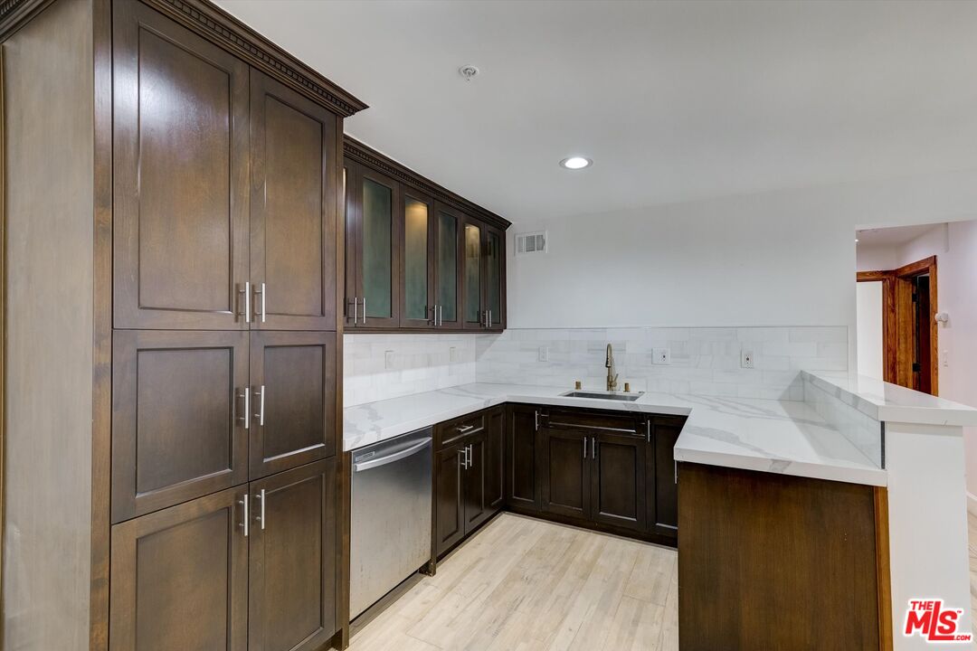 Beverly Hills, California, 90210, United States, 8 Bedrooms Bedrooms, ,3 BathroomsBathrooms,Residential,For Sale,1916732