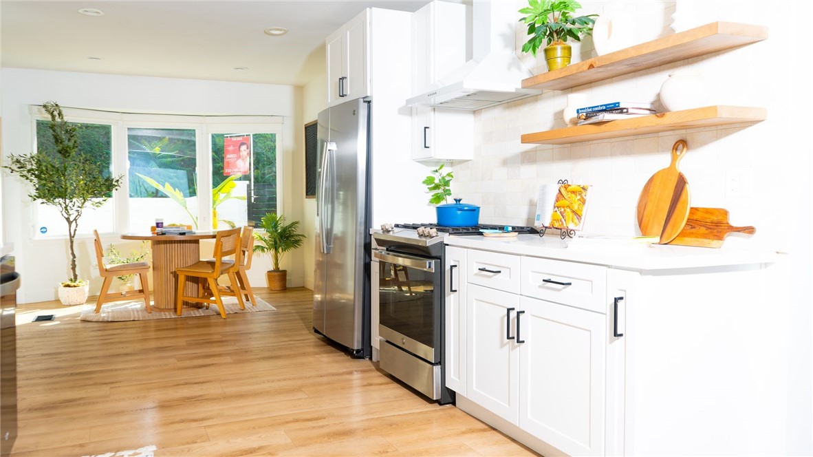 Los Angeles, California, 90027, United States, 3 Bedrooms Bedrooms, ,3 BathroomsBathrooms,Residential,For Sale,1980837