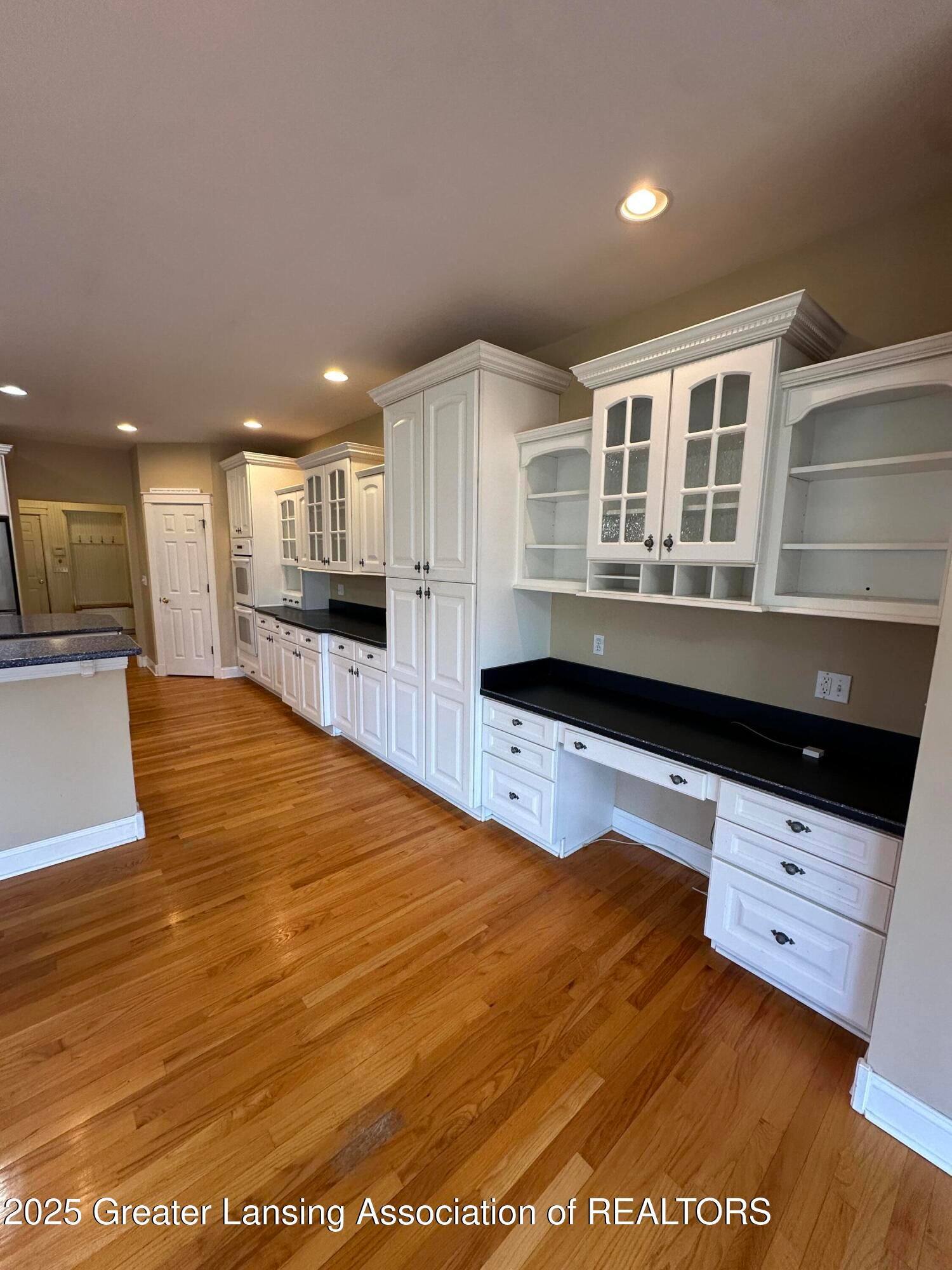 Lansing, Michigan, 48917, United States, 3 Bedrooms Bedrooms, ,4 BathroomsBathrooms,Residential,For Sale,1995579