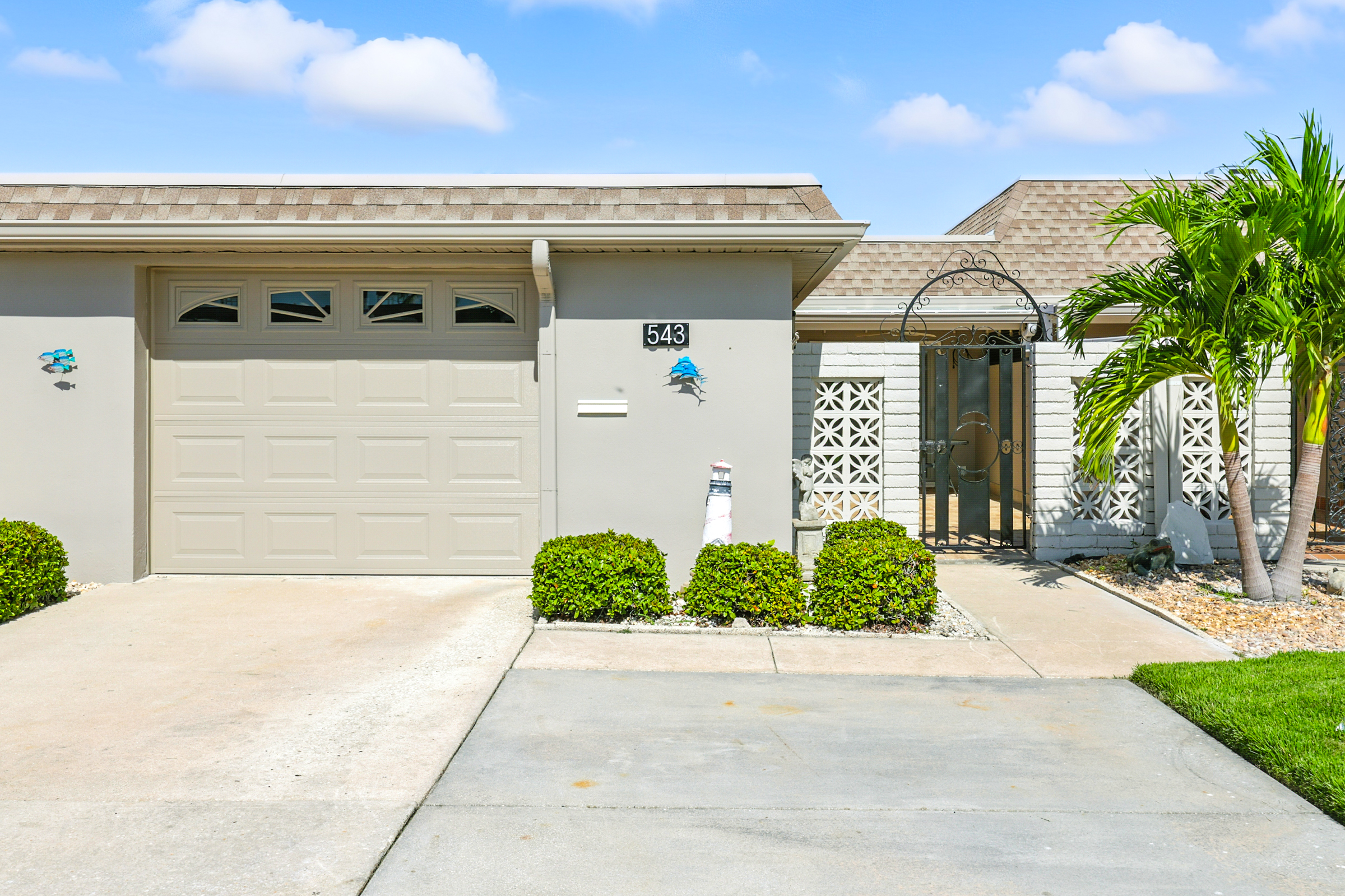 St. Petersburg, Florida, 33708, United States, 2 Bedrooms Bedrooms, ,2 BathroomsBathrooms,Residential,For Sale,1976301