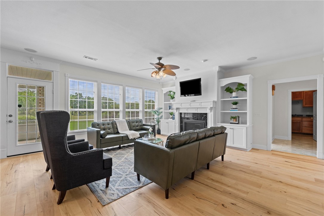 Fayetteville, Arkansas, 72701, United States, 5 Bedrooms Bedrooms, ,4 BathroomsBathrooms,Residential,For Sale,1838012