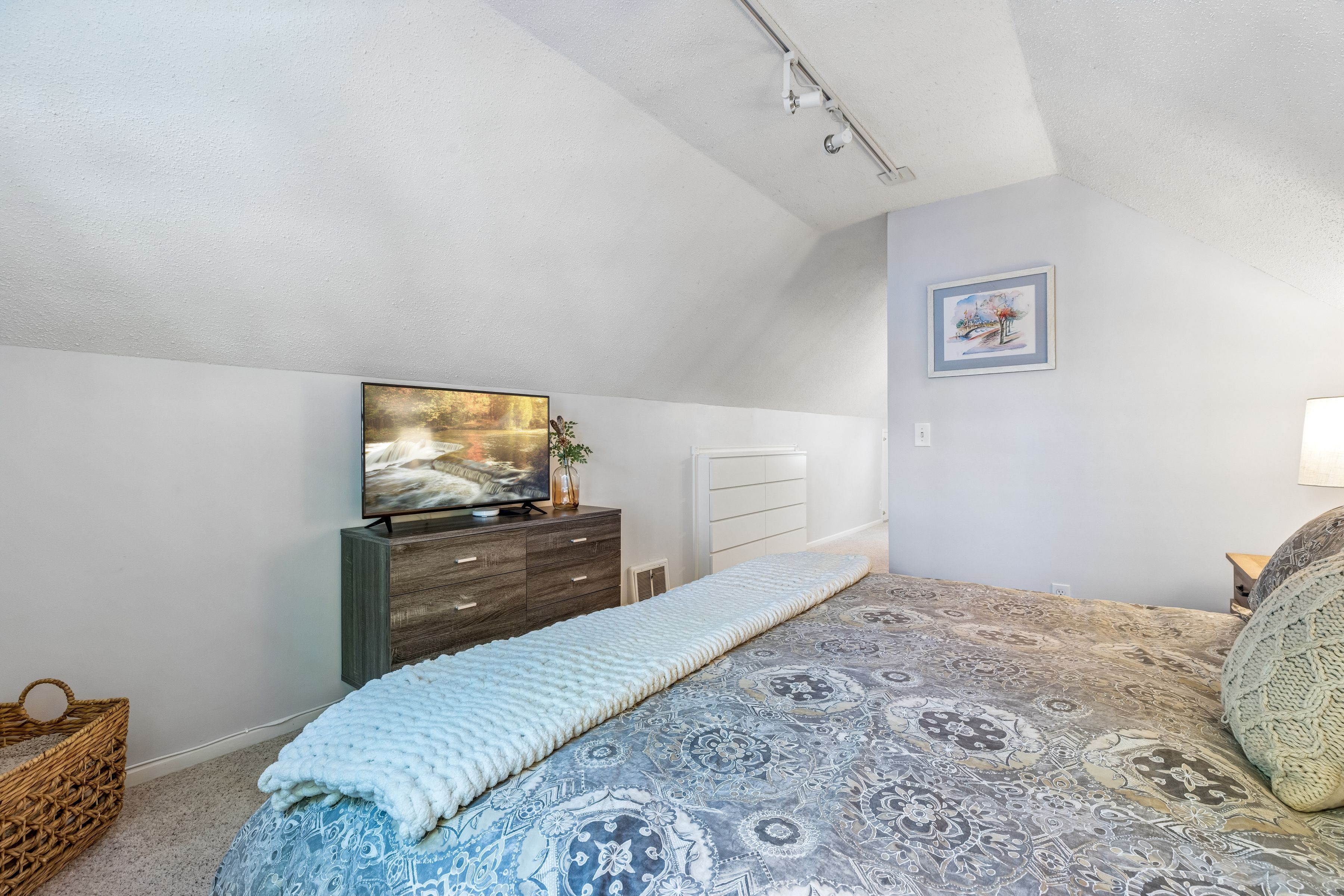  Updated Saint Louis Park Bungalow with Timeless Charm - 物件實景