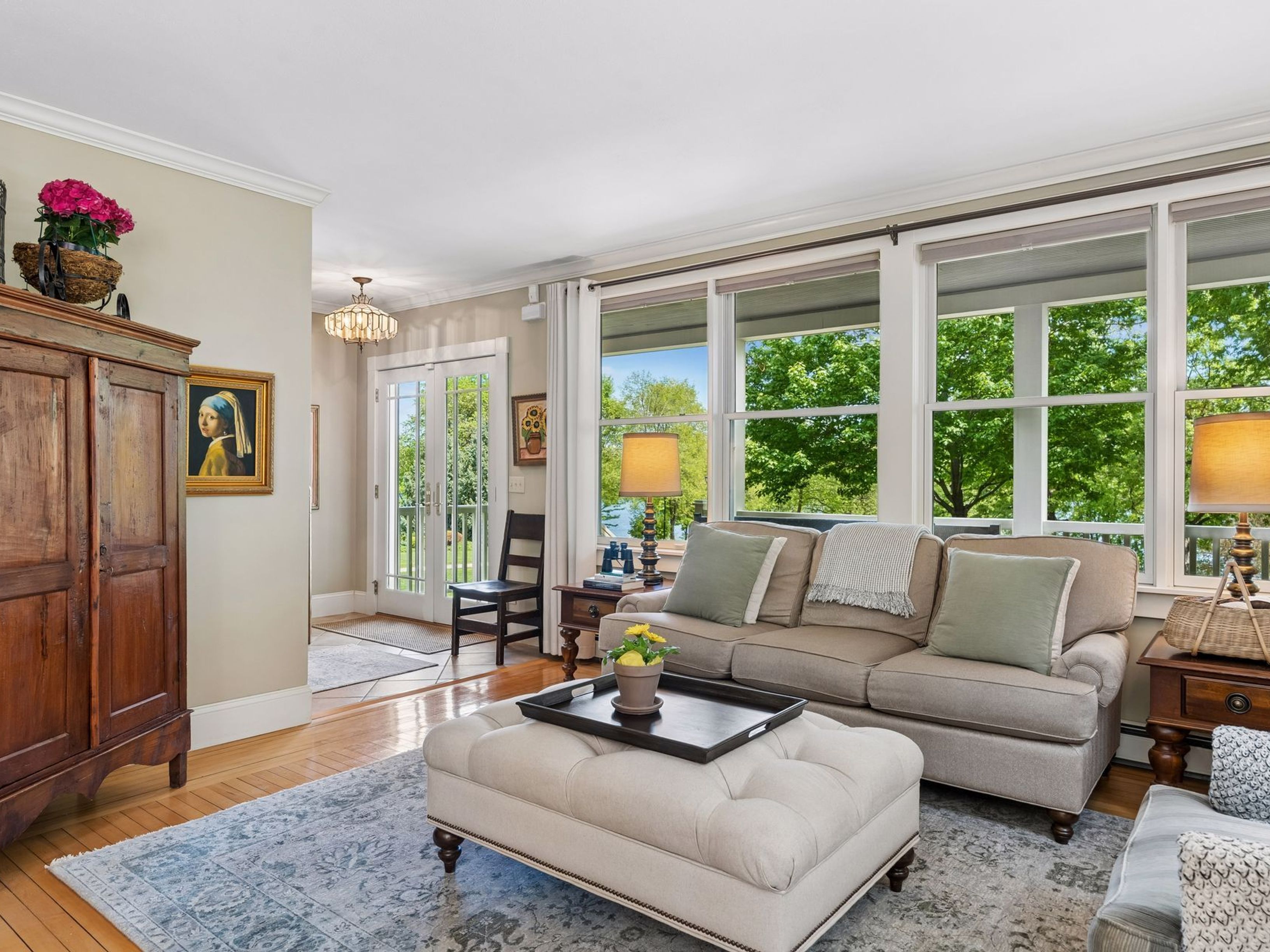  Historic Lakeside Retreat with Sunrooms and Timeless Charm - 物件實景
