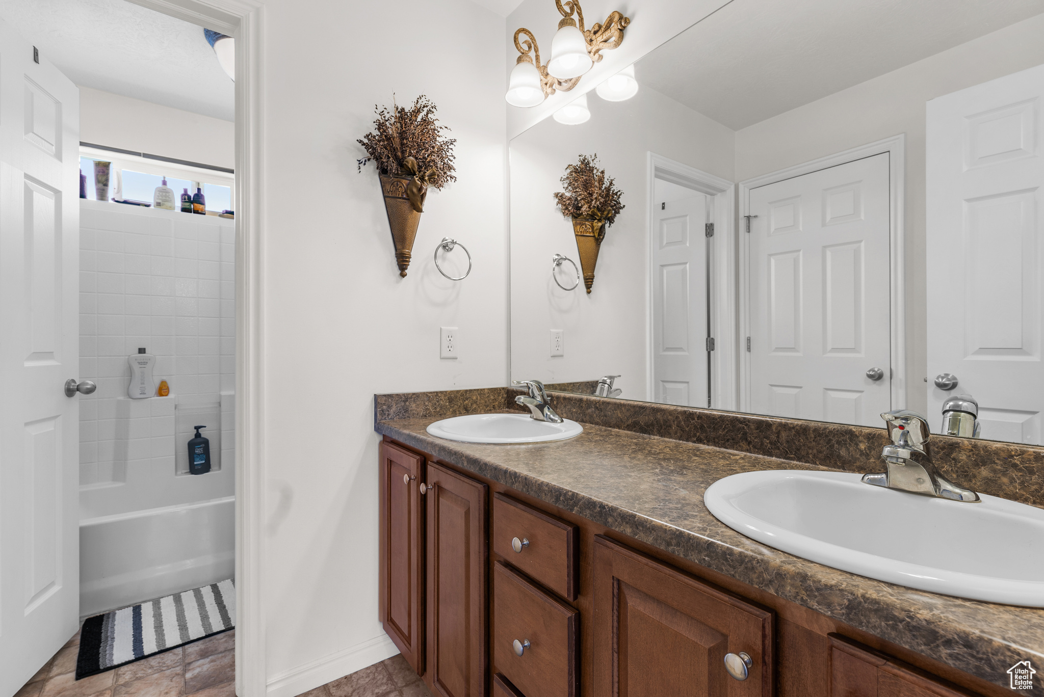 West Jordan, Utah, 84081, United States, 4 Bedrooms Bedrooms, ,3 BathroomsBathrooms,Residential,For Sale,1885459