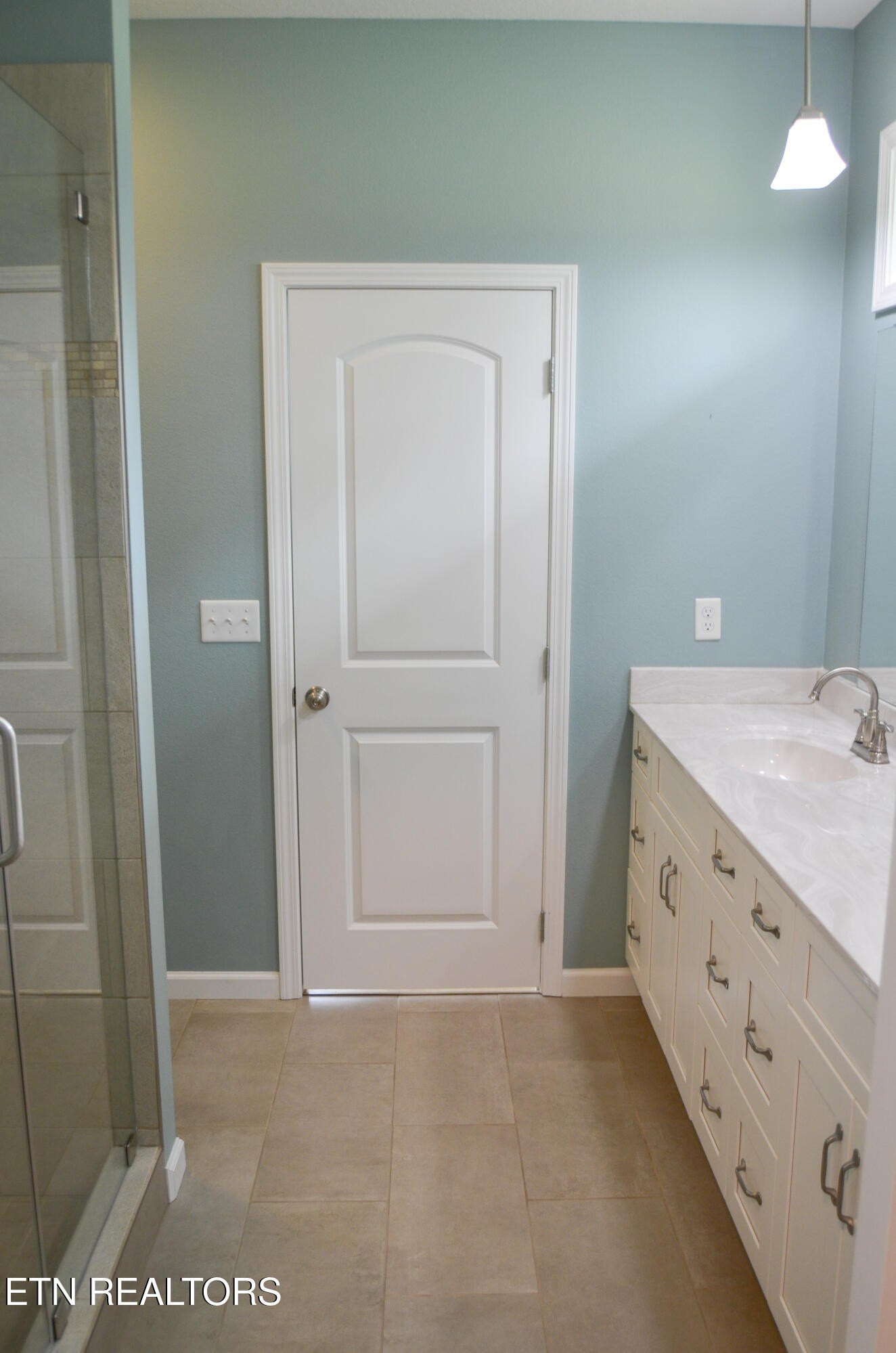 Crossville, Tennessee, 38555, United States, 3 Bedrooms Bedrooms, ,3 BathroomsBathrooms,Residential,For Sale,1978322