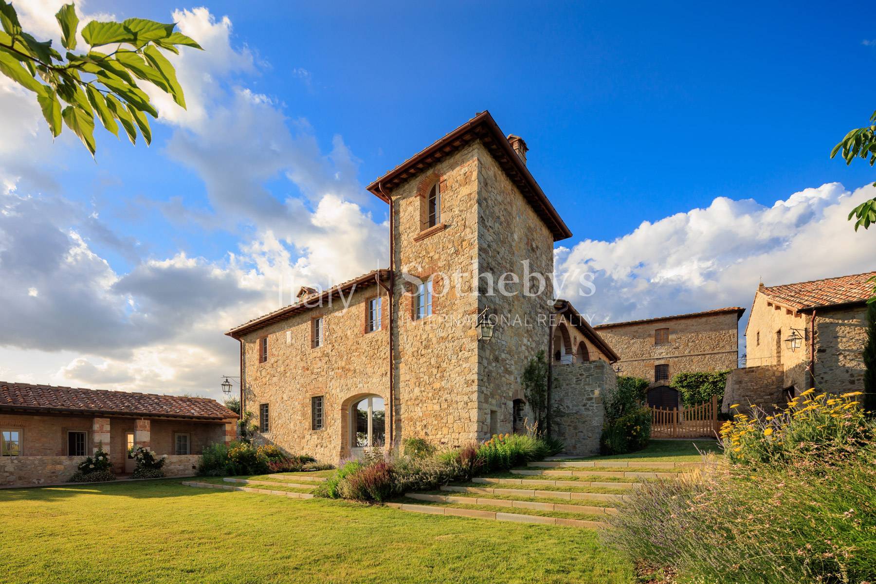  A prestigious wine estate with villa, pool and church - 物件實景