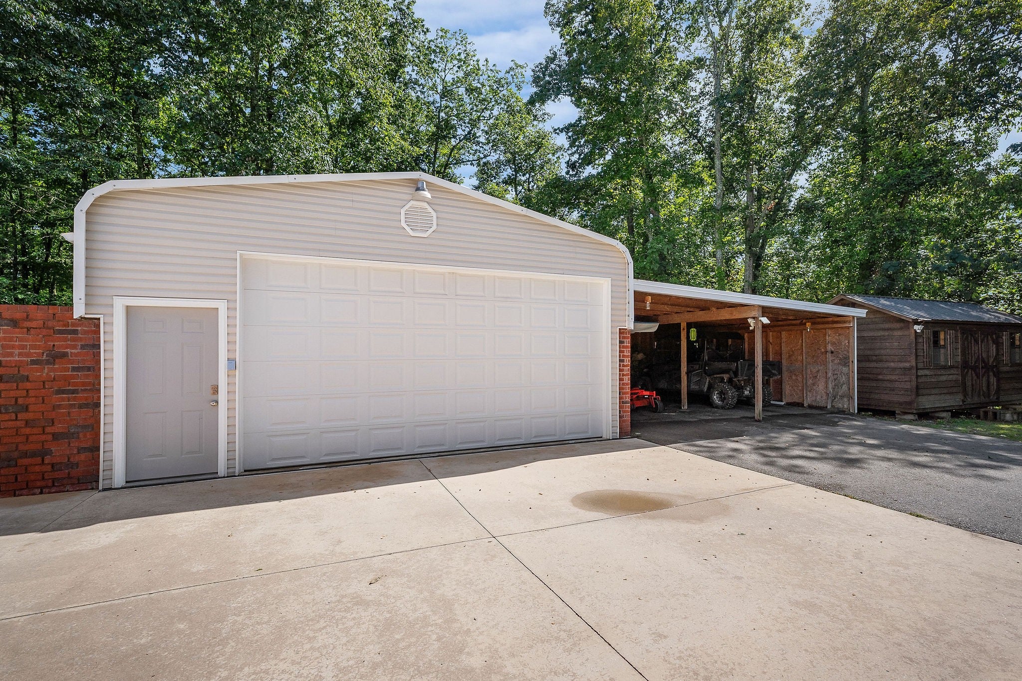 Smithville, Tennessee, 37166, United States, 1 Bedroom Bedrooms, ,4 BathroomsBathrooms,Residential,For Sale,2006606