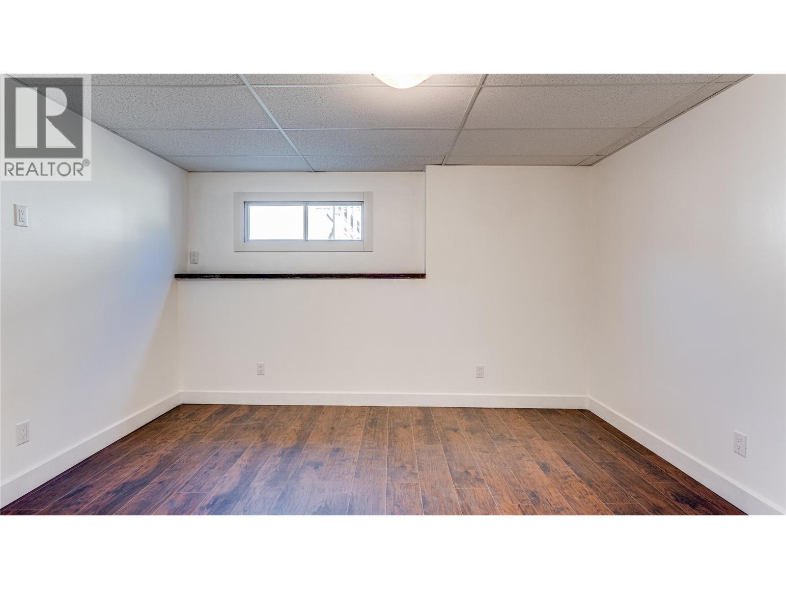 CHASE, British Columbia, V0E 1M0, CA, 5 Bedrooms Bedrooms, ,1 BathroomBathrooms,Residential,For Sale,1918383