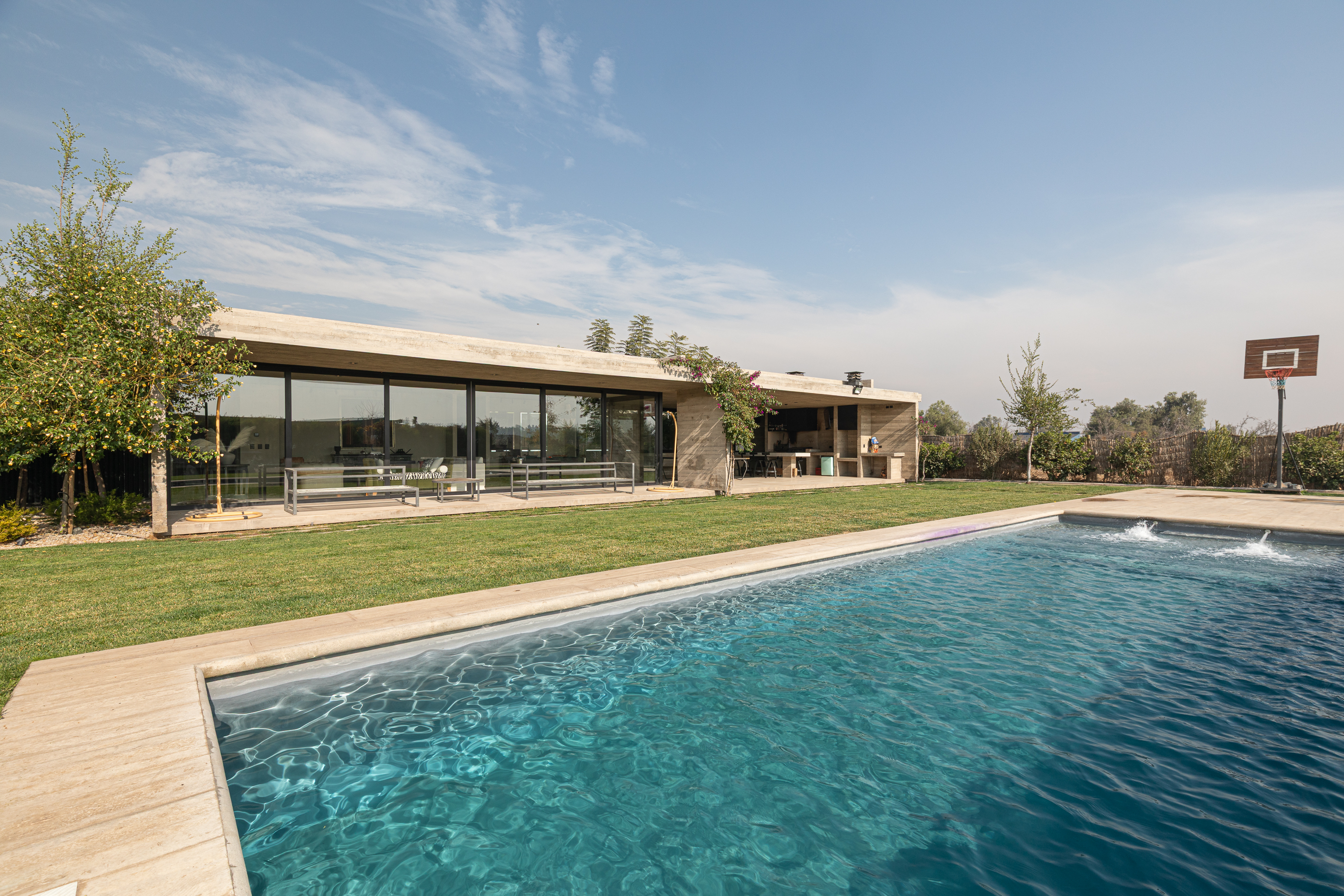  Modern 4-Bedroom Home in Las Brisas Gated Community - 物件實景