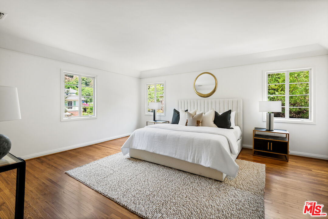 Los Angeles, California, 90068, United States, 4 Bedrooms Bedrooms, ,4 BathroomsBathrooms,Residential,For Sale,1938663
