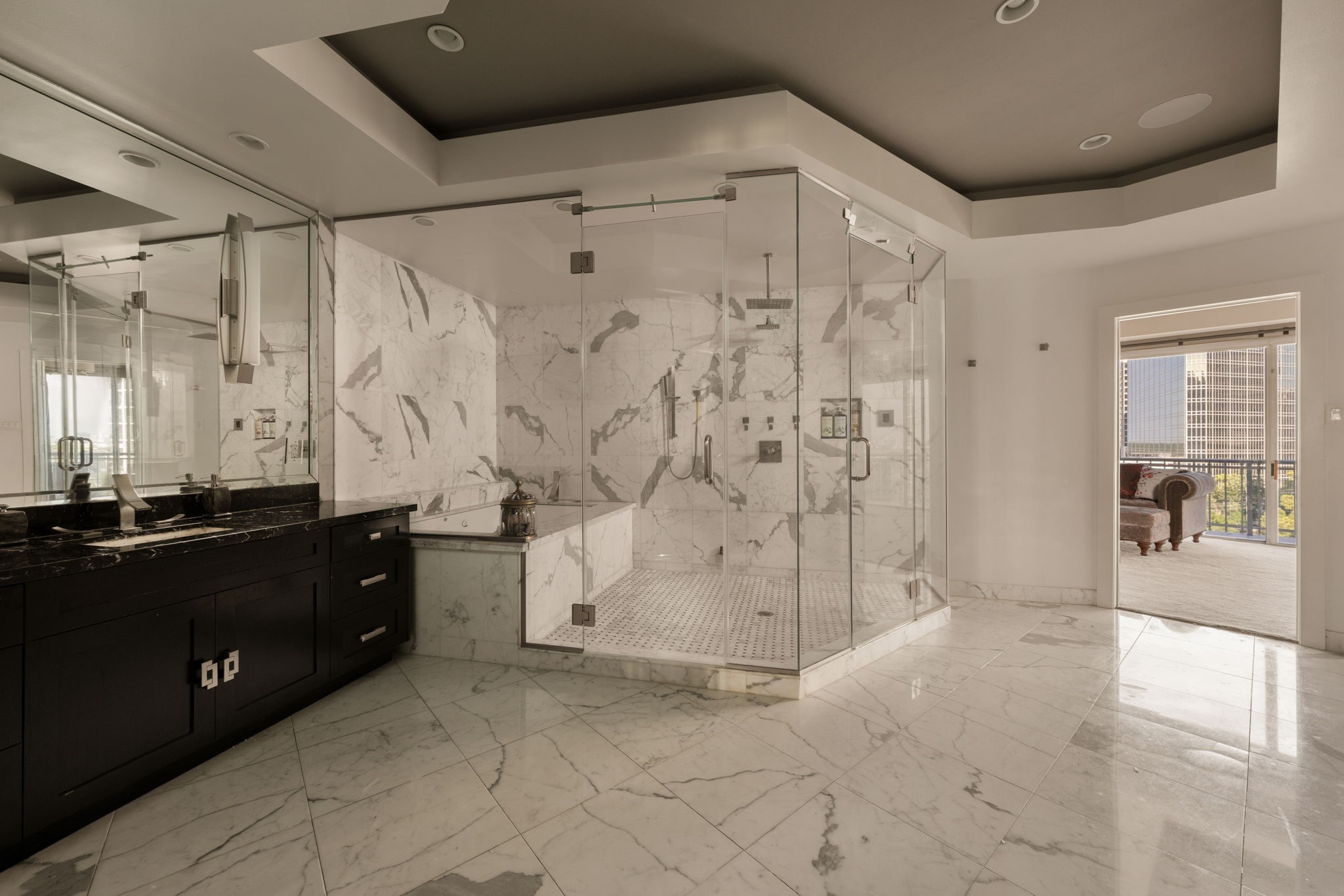 5050 Woodway Drive #8N - 物件實景