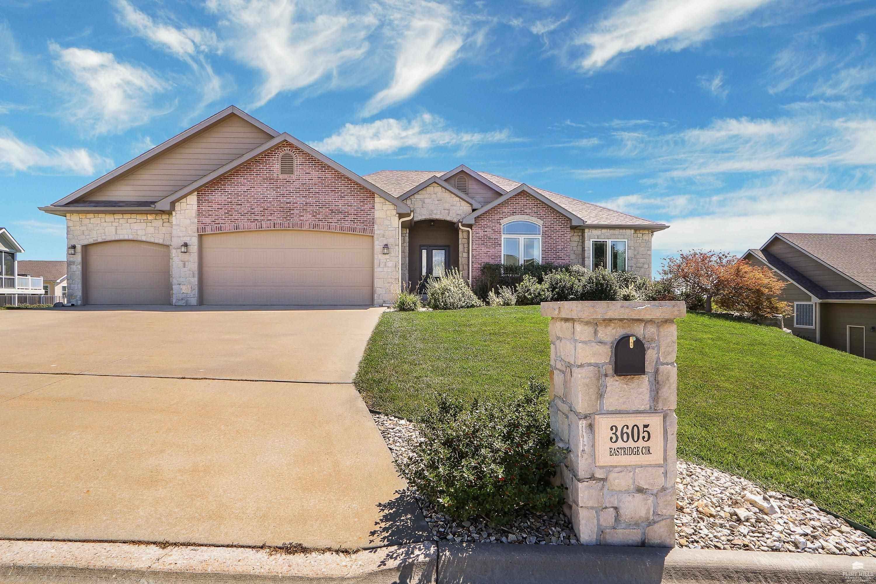 Eastridge Cir, Manhattan, KS 66503