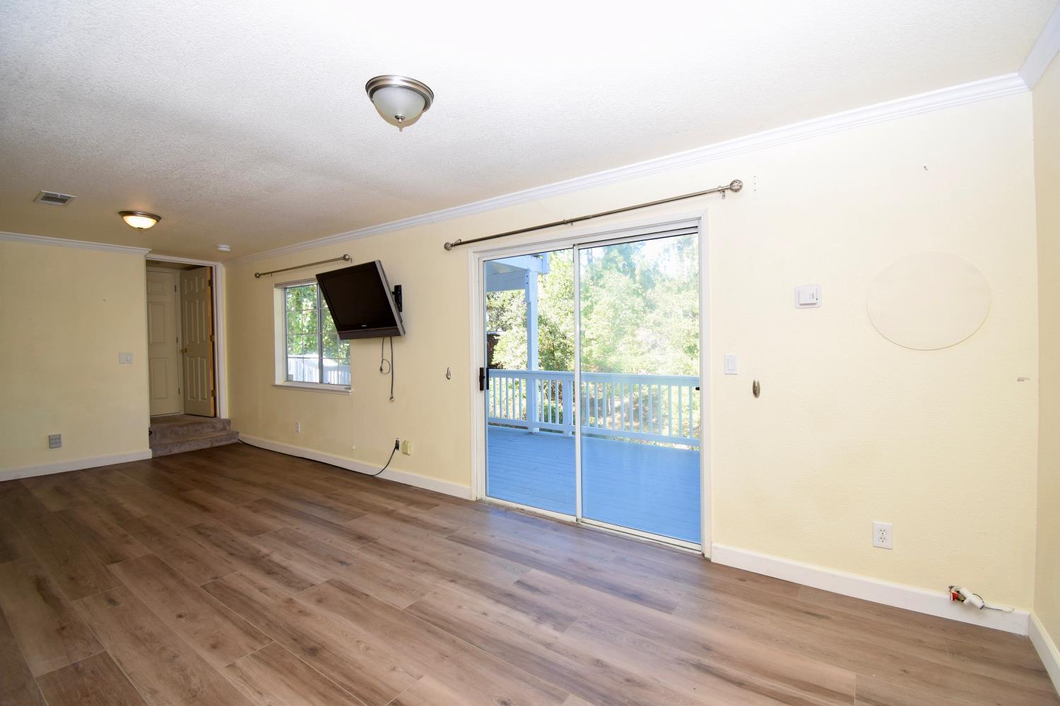 Oakhurst, California, 93644, United States, 4 Bedrooms Bedrooms, ,3 BathroomsBathrooms,Residential,For Sale,1984203