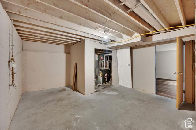 Sandy, Utah, 84092, United States, 4 Bedrooms Bedrooms, ,2 BathroomsBathrooms,Residential,For Sale,1921657